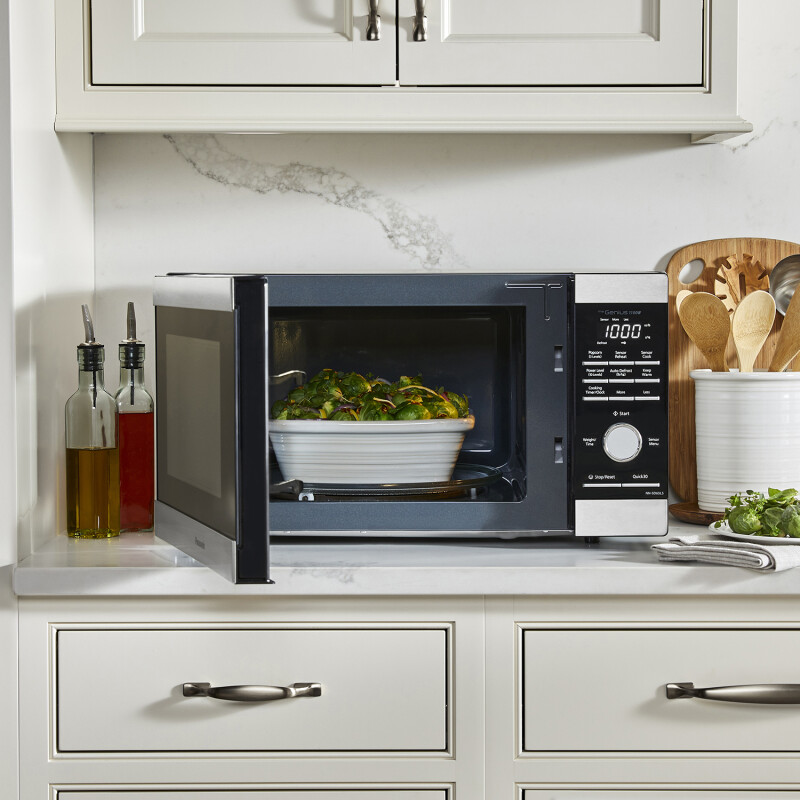 1.3 CuFt 1100 Watt SD65LS Microwave with Genius Sensor NNSD65LS