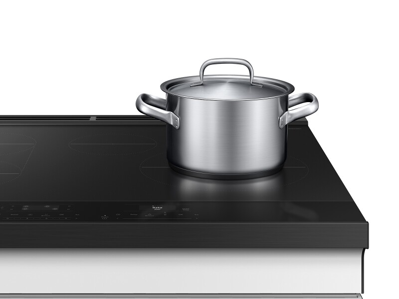 Bespoke Slide-in Induction Range Anti-Scratch Glass Cooktop | Wi-Fi | 6.3 cu.ft. NSI6DB930012AA