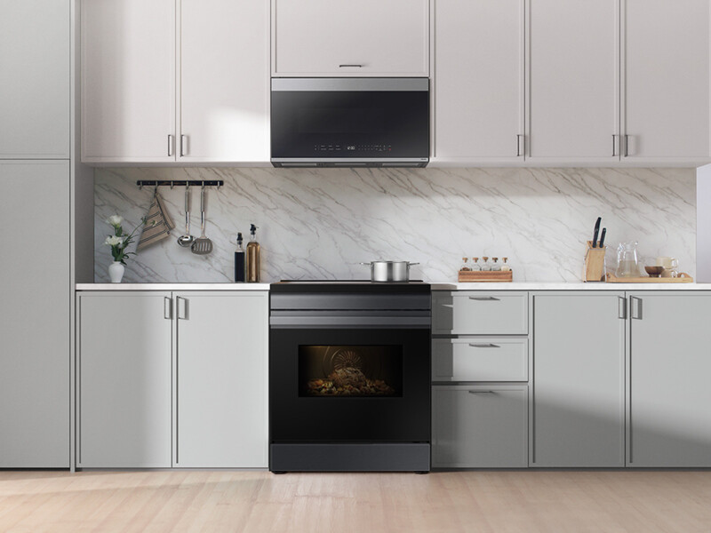 Bespoke 6.3 cu. ft. Smart Slide-In Induction Range with Anti-Scratch Glass Cooktop in Matte Black Steel NSI6DG9100MTAA