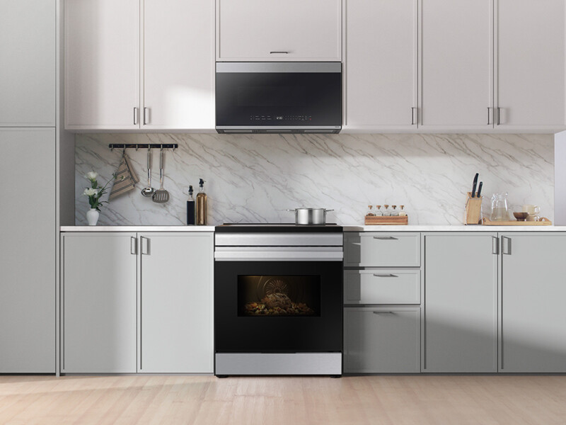 Bespoke 6.3 cu. ft. Smart Slide-In Induction Range with Anti-Scratch Glass Cooktop & Air Fry in Stainless Steel NSI6DG9300SRAA
