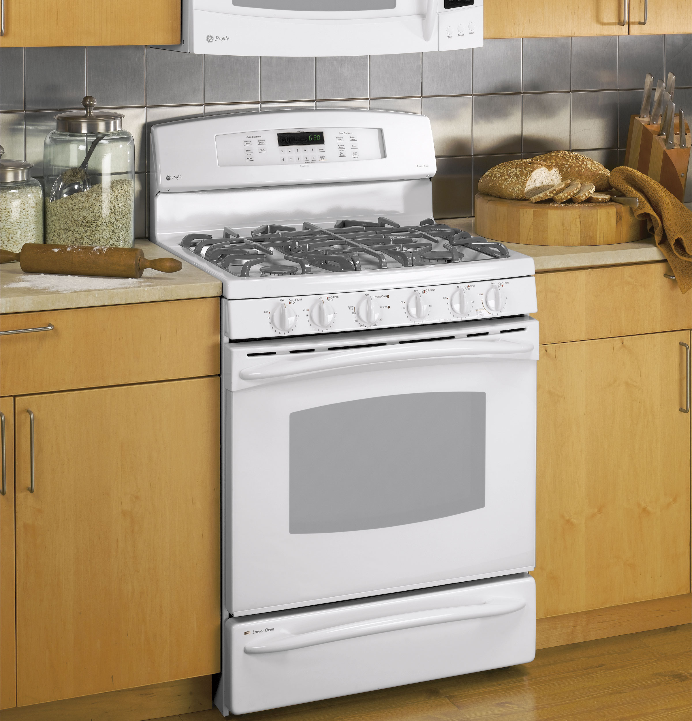 30" Dual-Fuel Range with Baking Drawer P2B918DEMWW