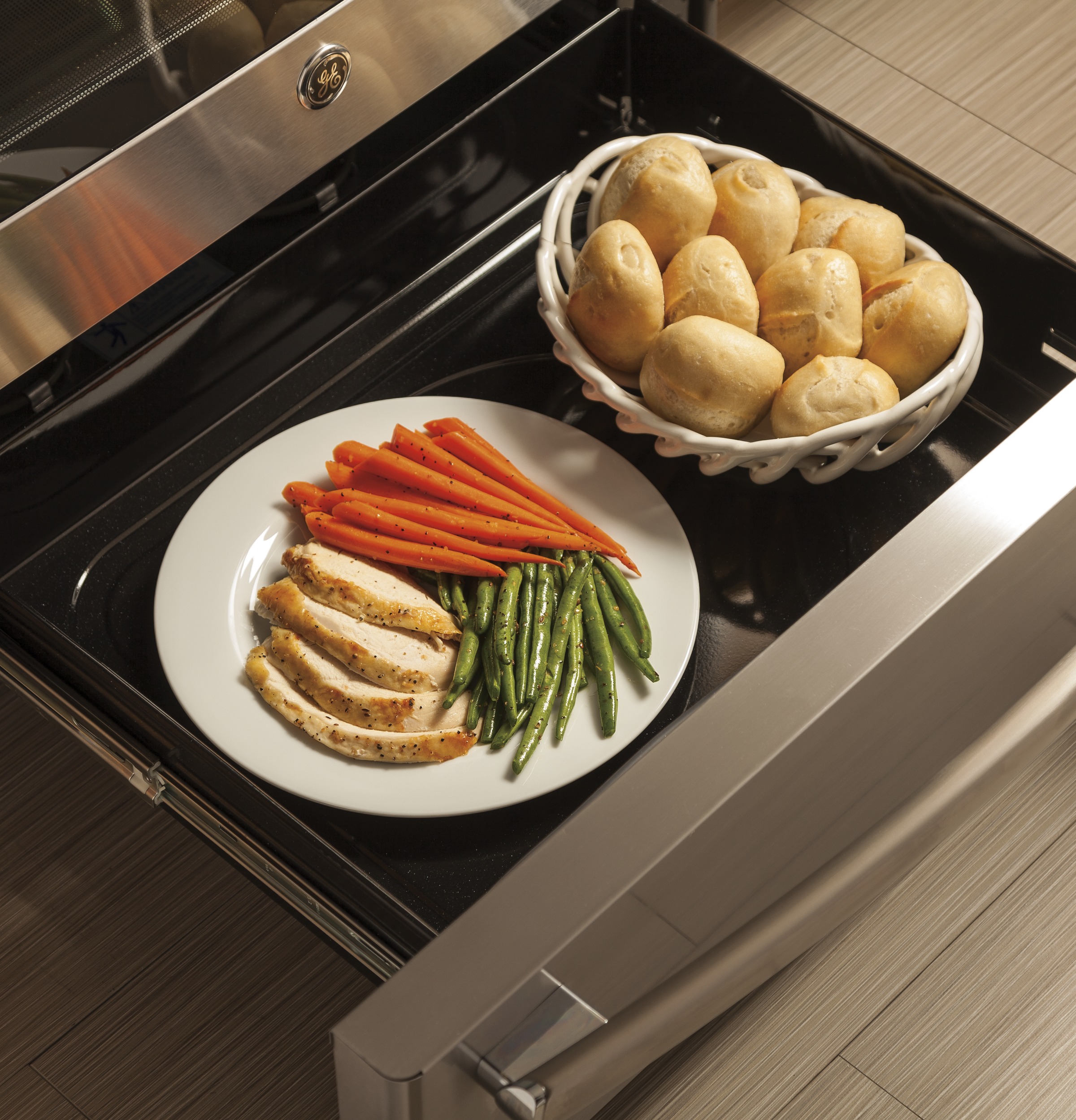 30" Smart Dual-Fuel Free-Standing Convection Range with Warming Drawer P2B940SEJSS