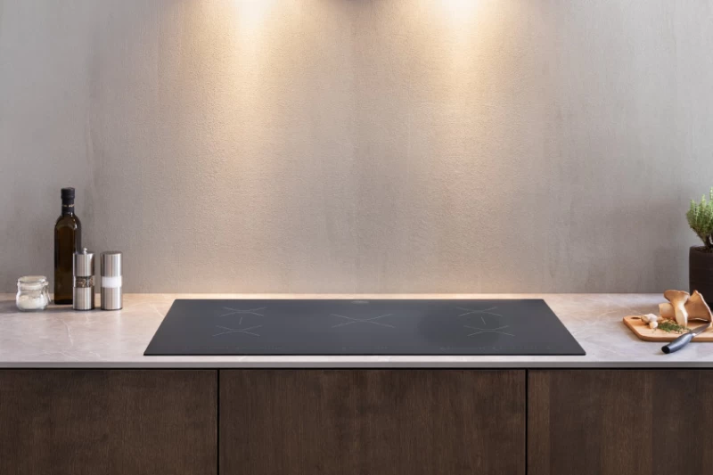 36 5 Induction Zones Cooktop P365IAE