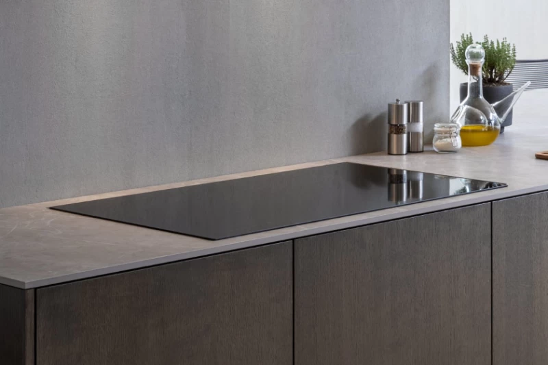 36 5 Induction Zones Cooktop P365IAE