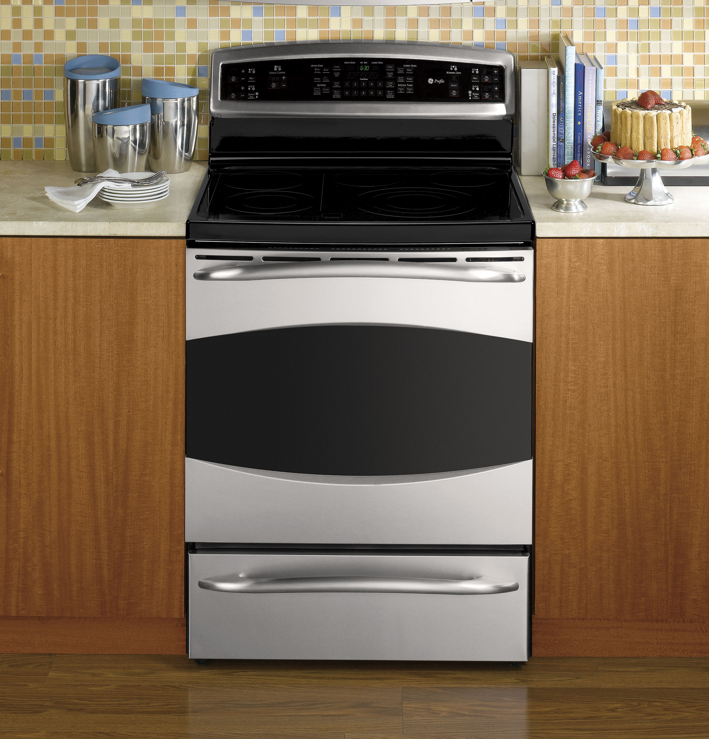 30" Free-Standing Electric Range PB920SPSS