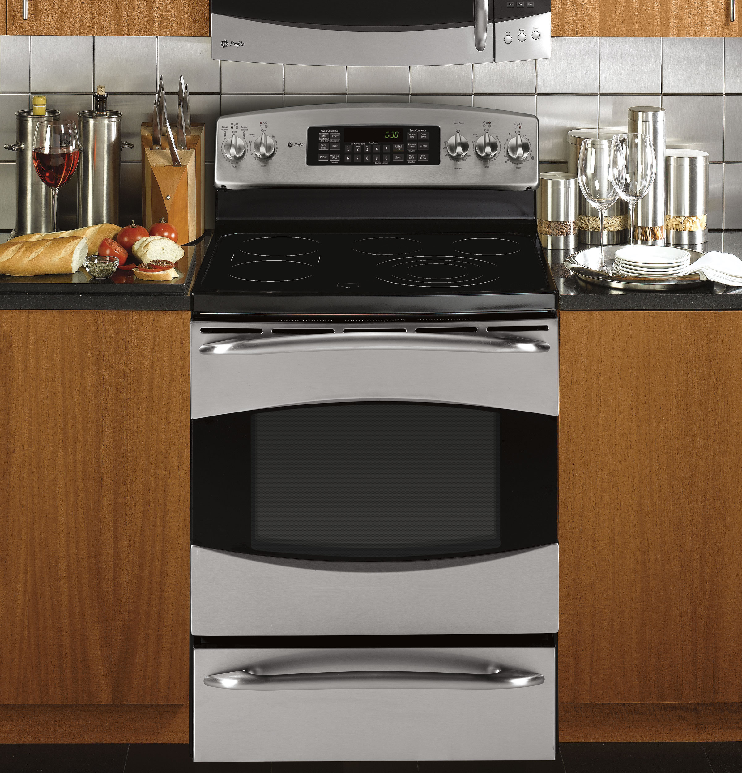 30" Free-Standing Double Oven Range PB969SPSS