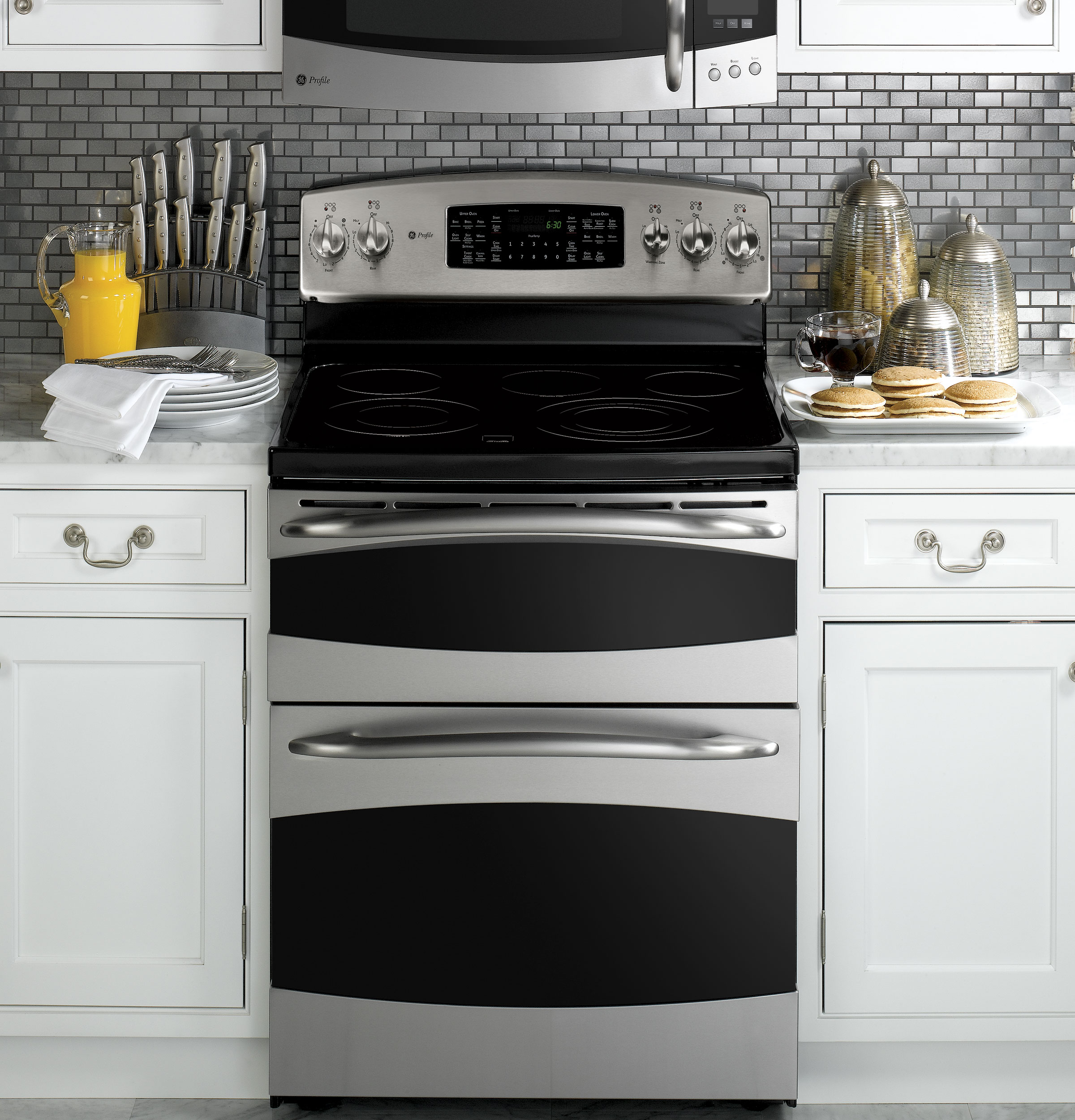 30" Free-Standing Double Oven Range PB970SPSS