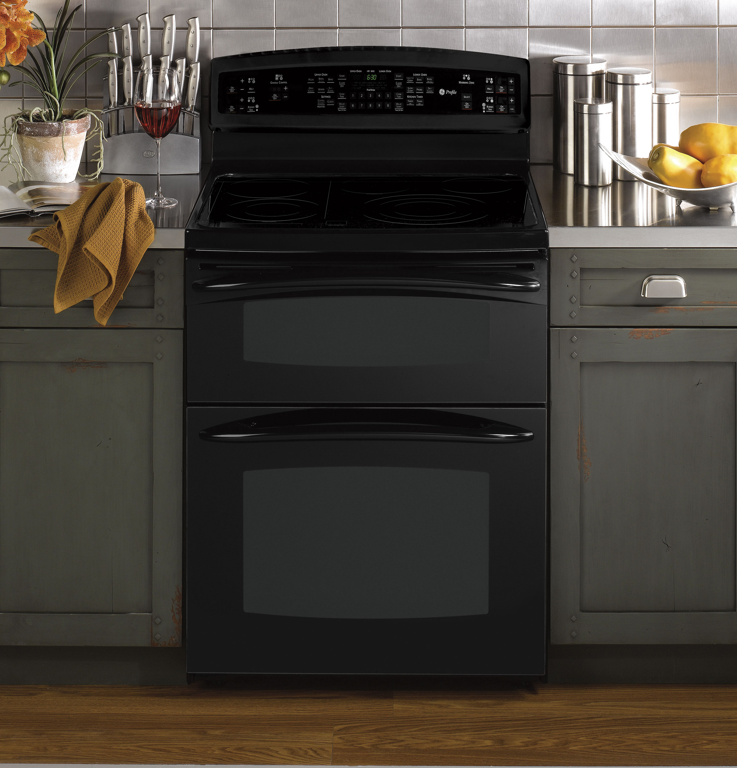30" Free-Standing Double Oven Range PB978DPBB