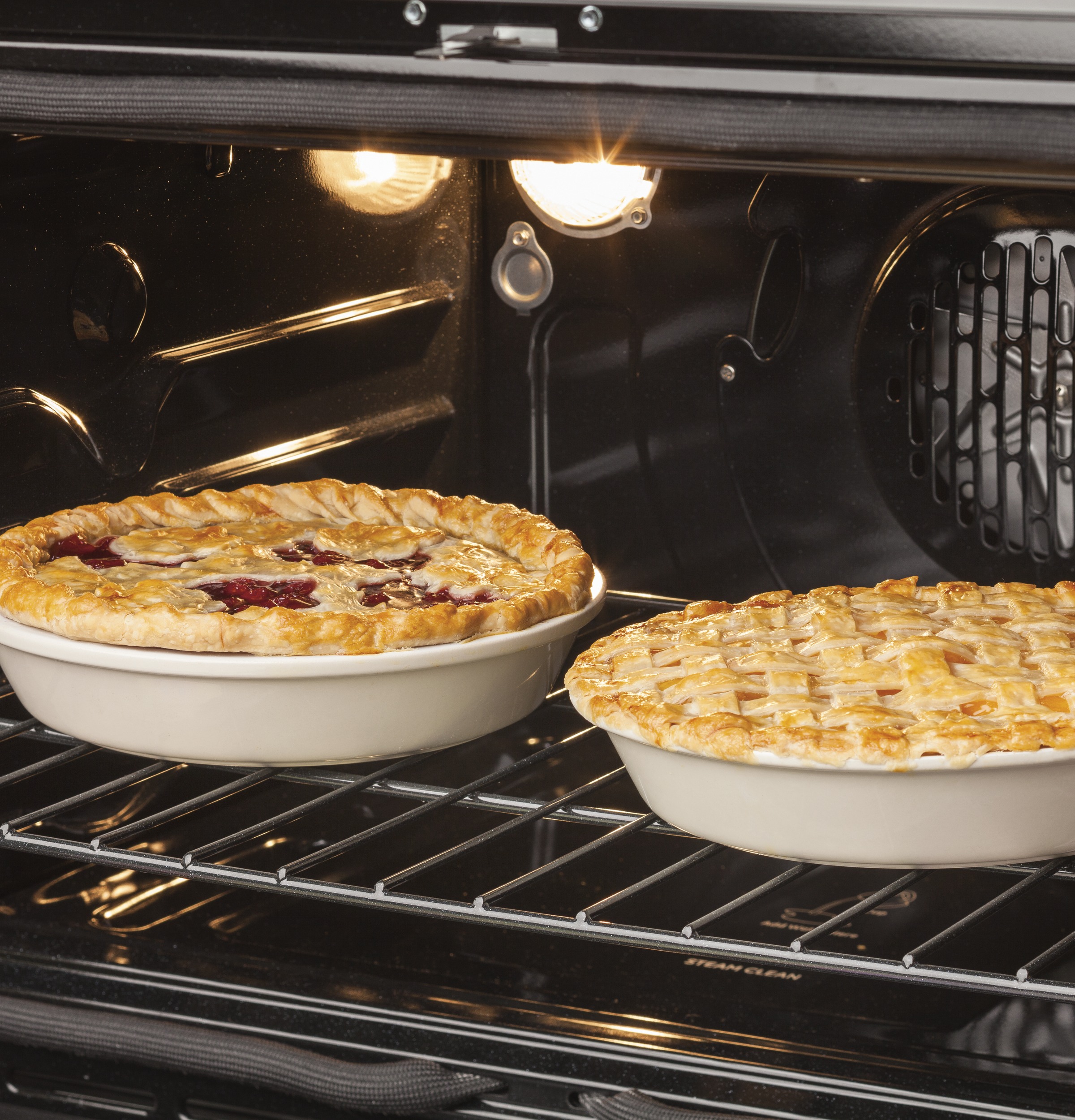 30" Free-Standing Double Oven Convection Range PB980SJSS
