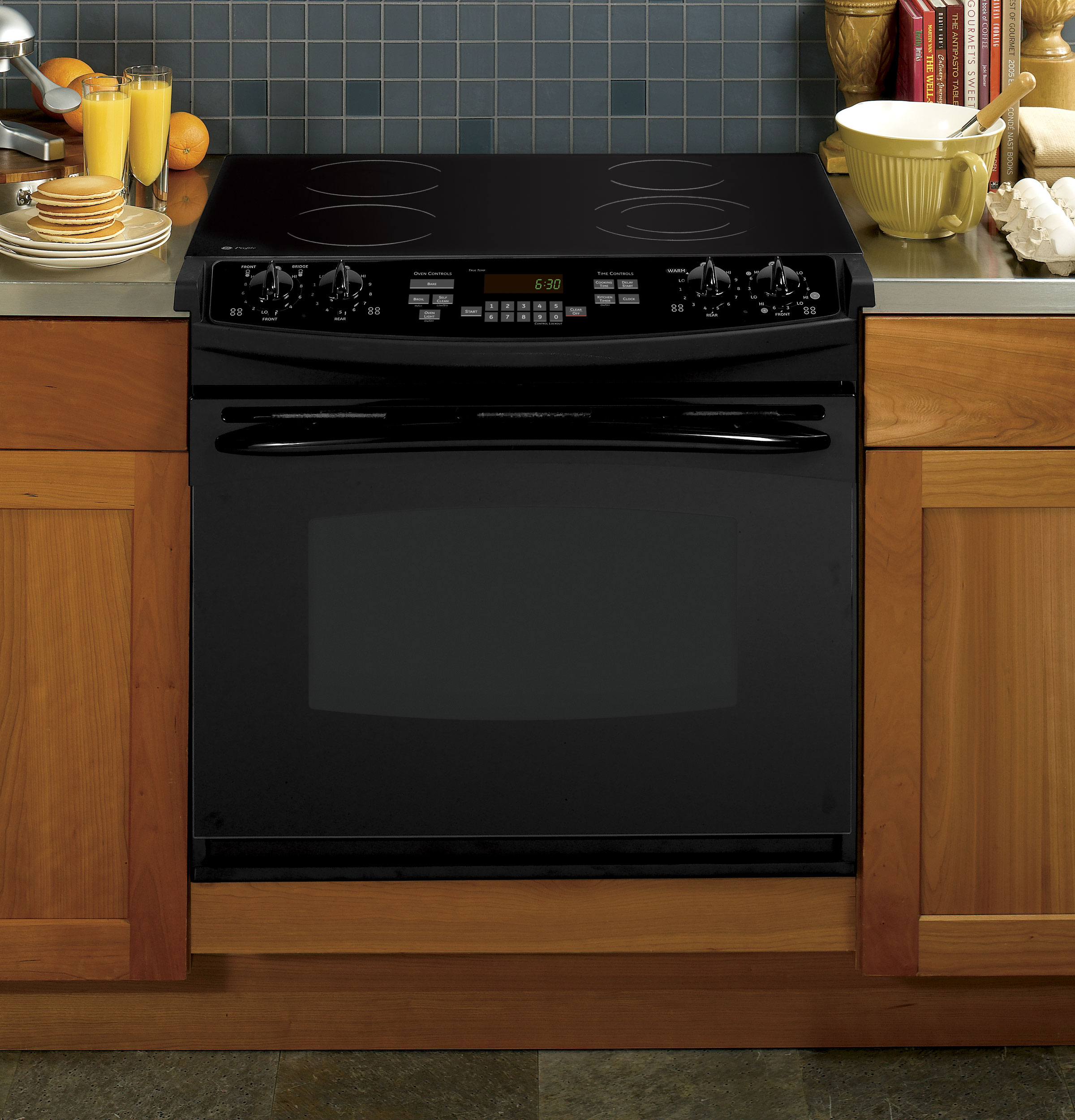 30" Drop-In Electric Range PD900DPBB