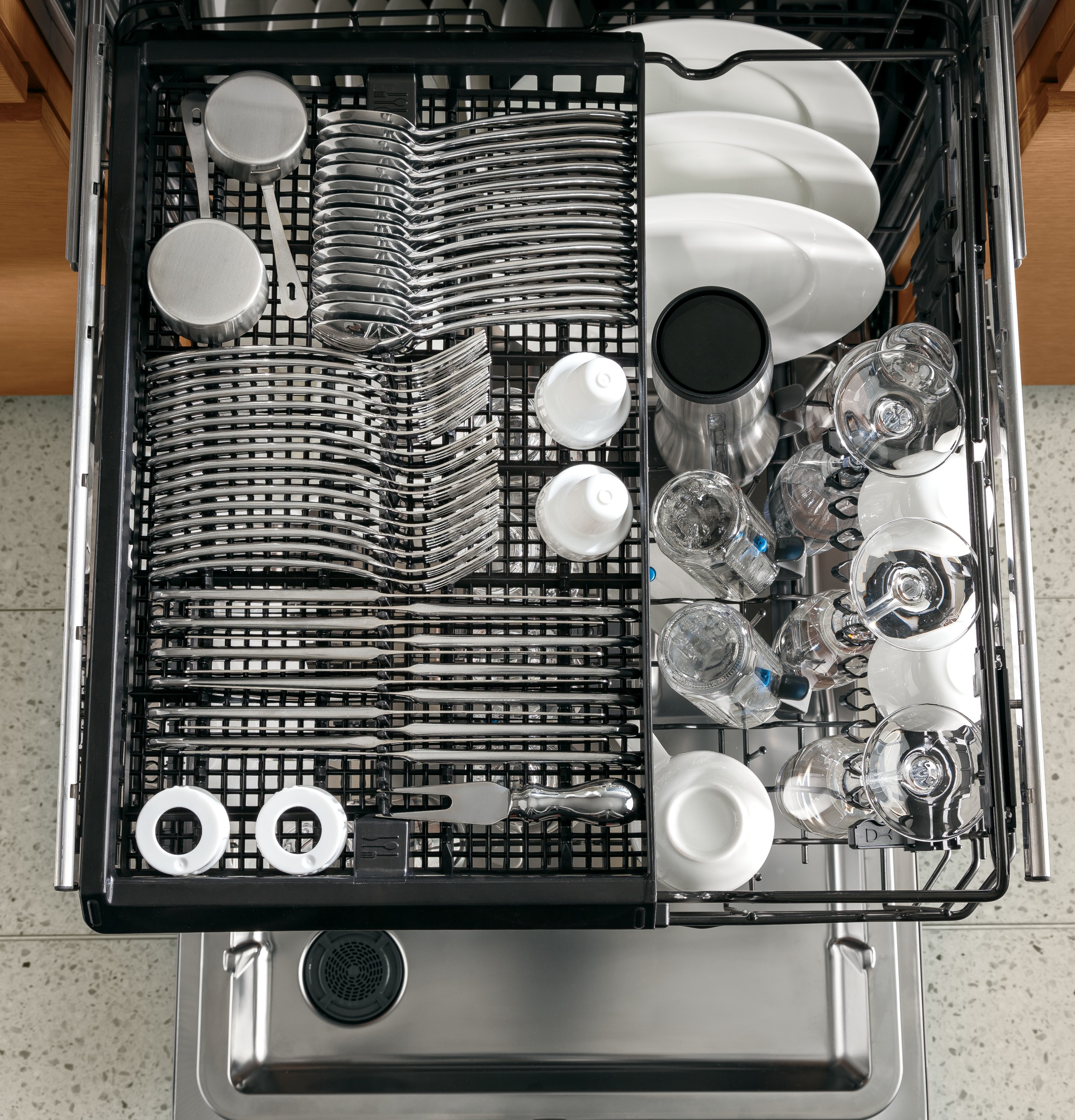 Series Stainless Steel Interior Dishwasher with Hidden Controls PDT760SSFSS