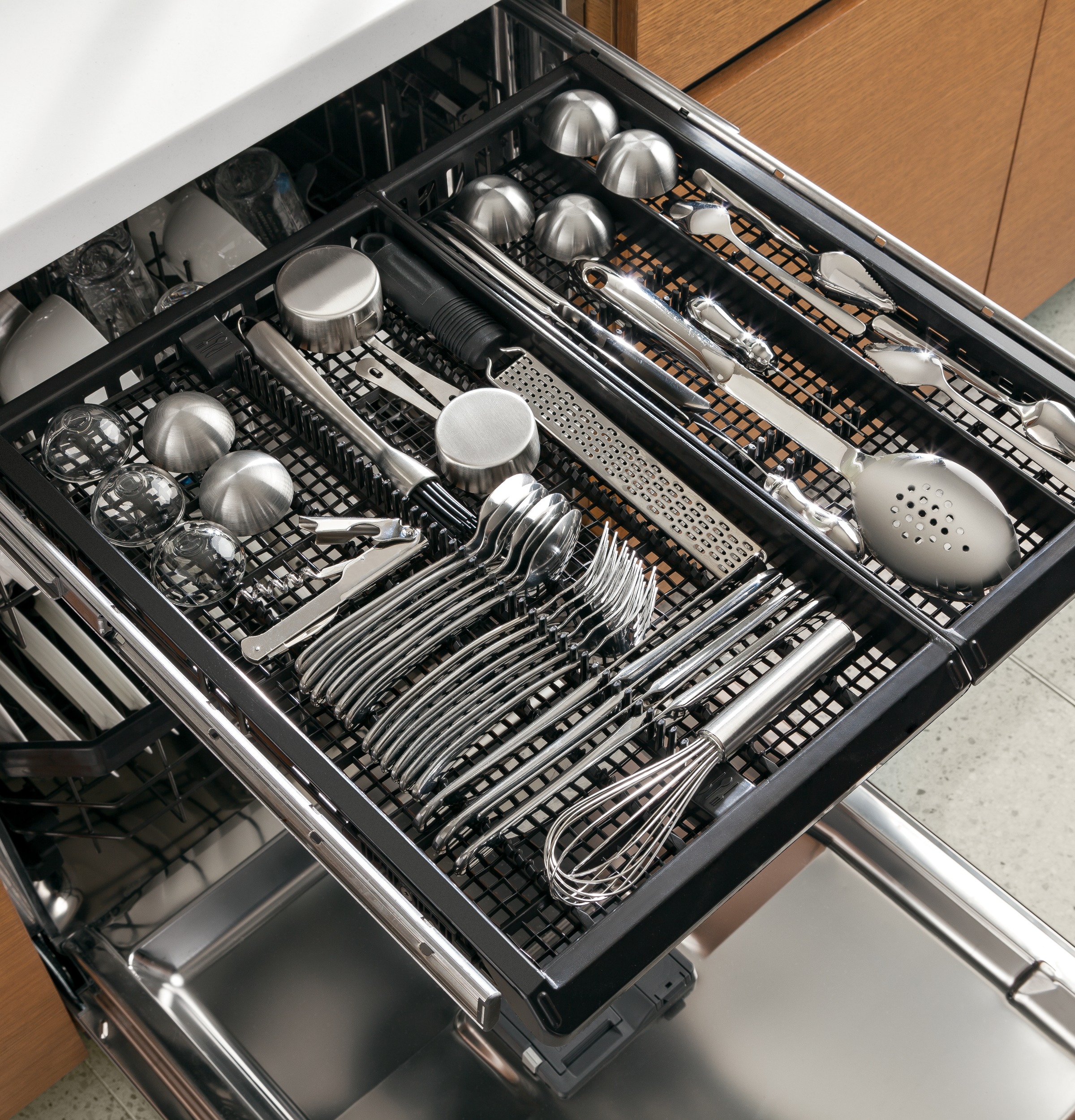 Series Stainless Steel Interior Dishwasher with Hidden Controls PDT760SSFSS