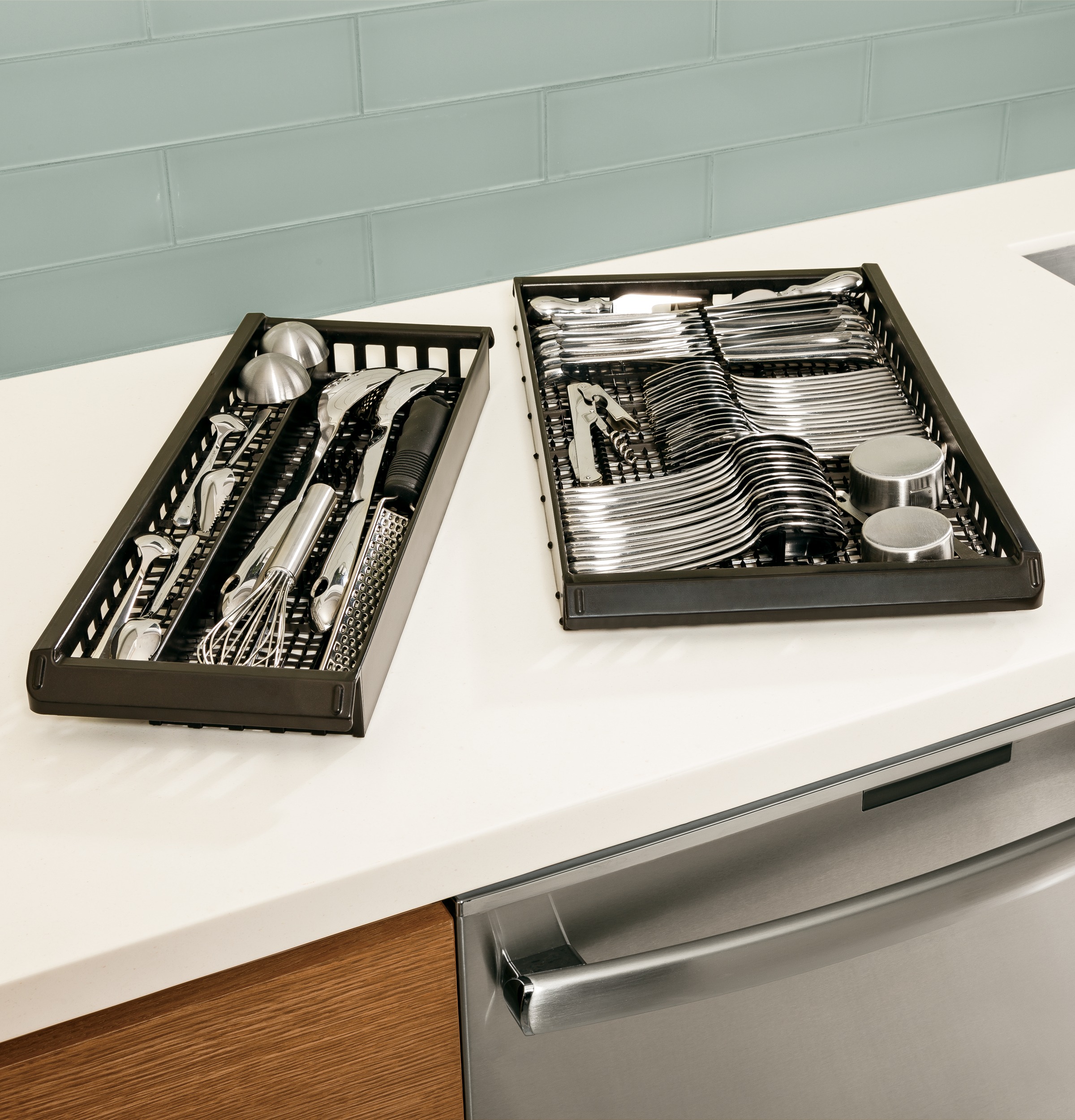 Series Stainless Steel Interior Dishwasher with Hidden Controls PDT760SSFSS