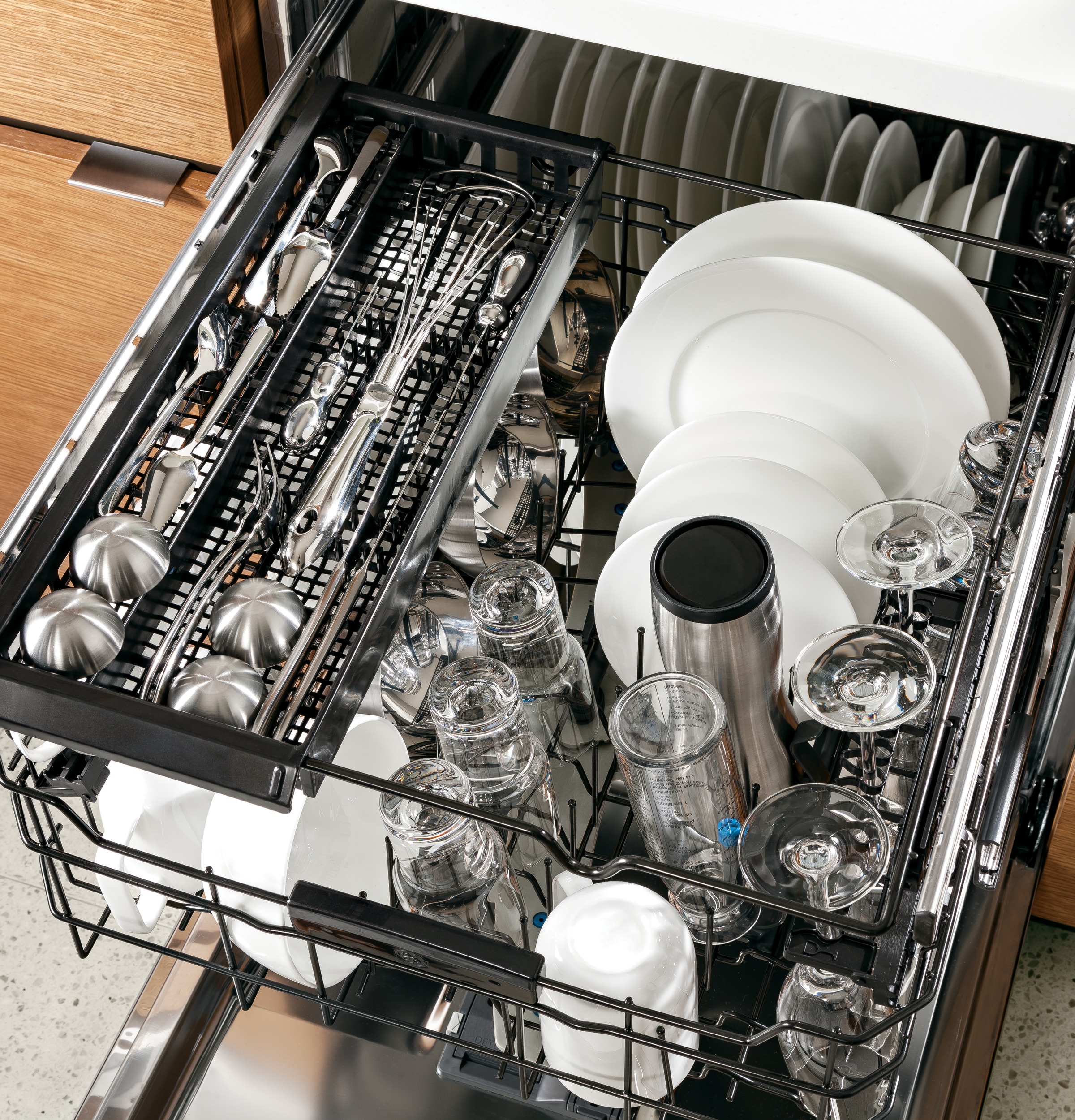 Series Stainless Steel Interior Dishwasher with Hidden Controls PDT760SSFSS
