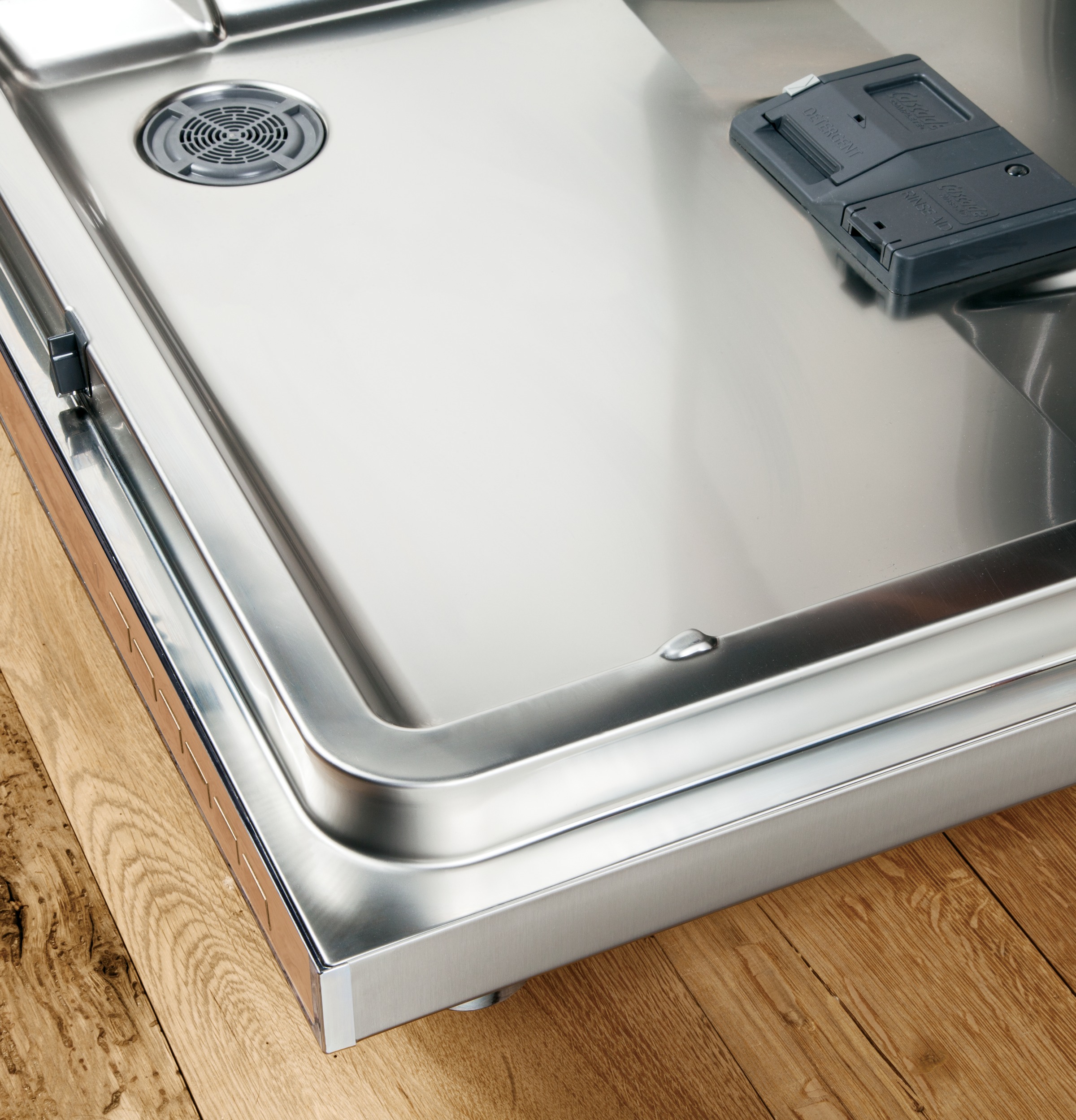 Stainless Steel Interior Dishwasher with Hidden Controls PDT825SSJSS