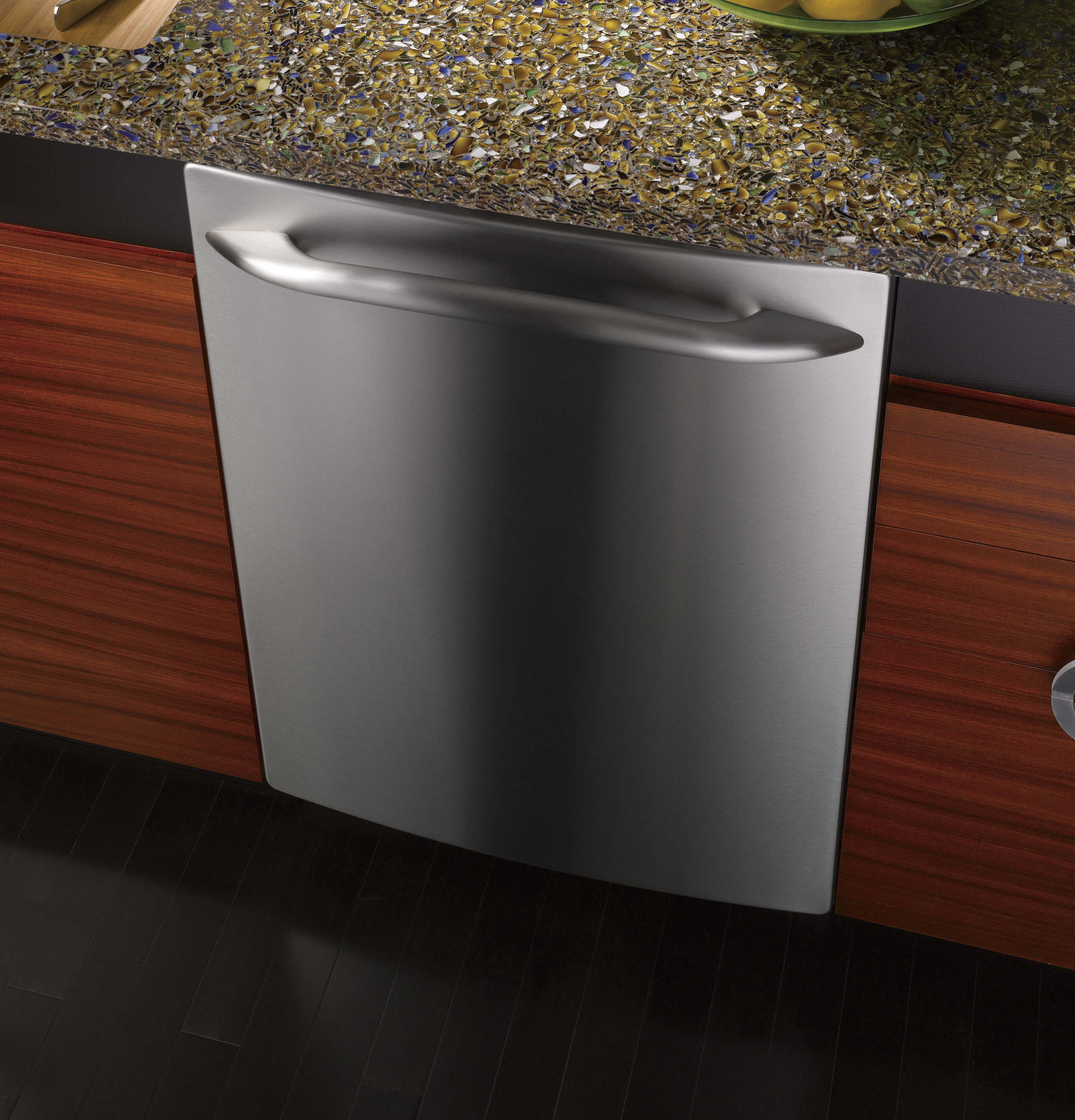 Dishwasher with SmartDispense Technology PDWT580RSS