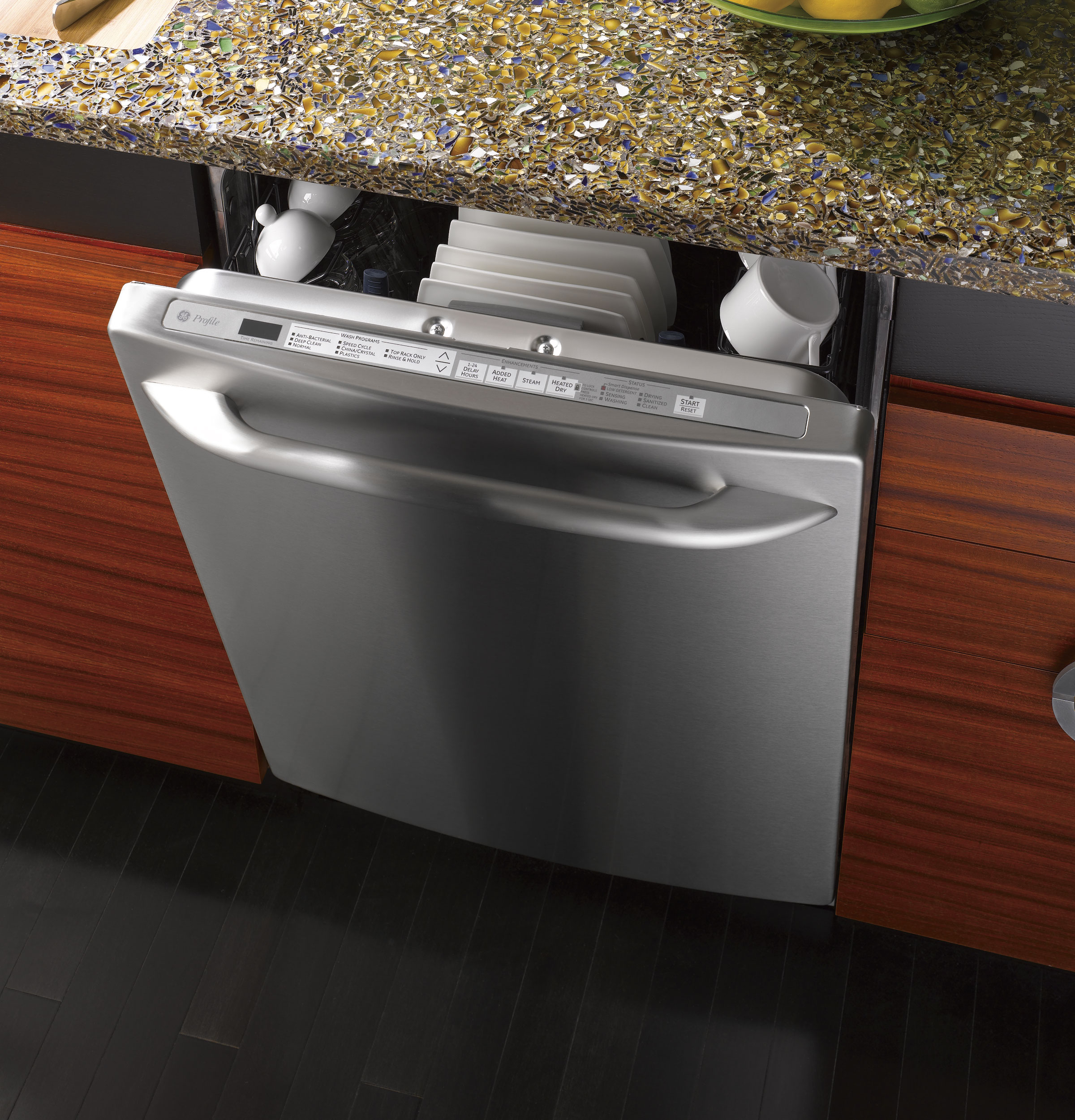 Dishwasher with SmartDispense Technology PDWT580RSS