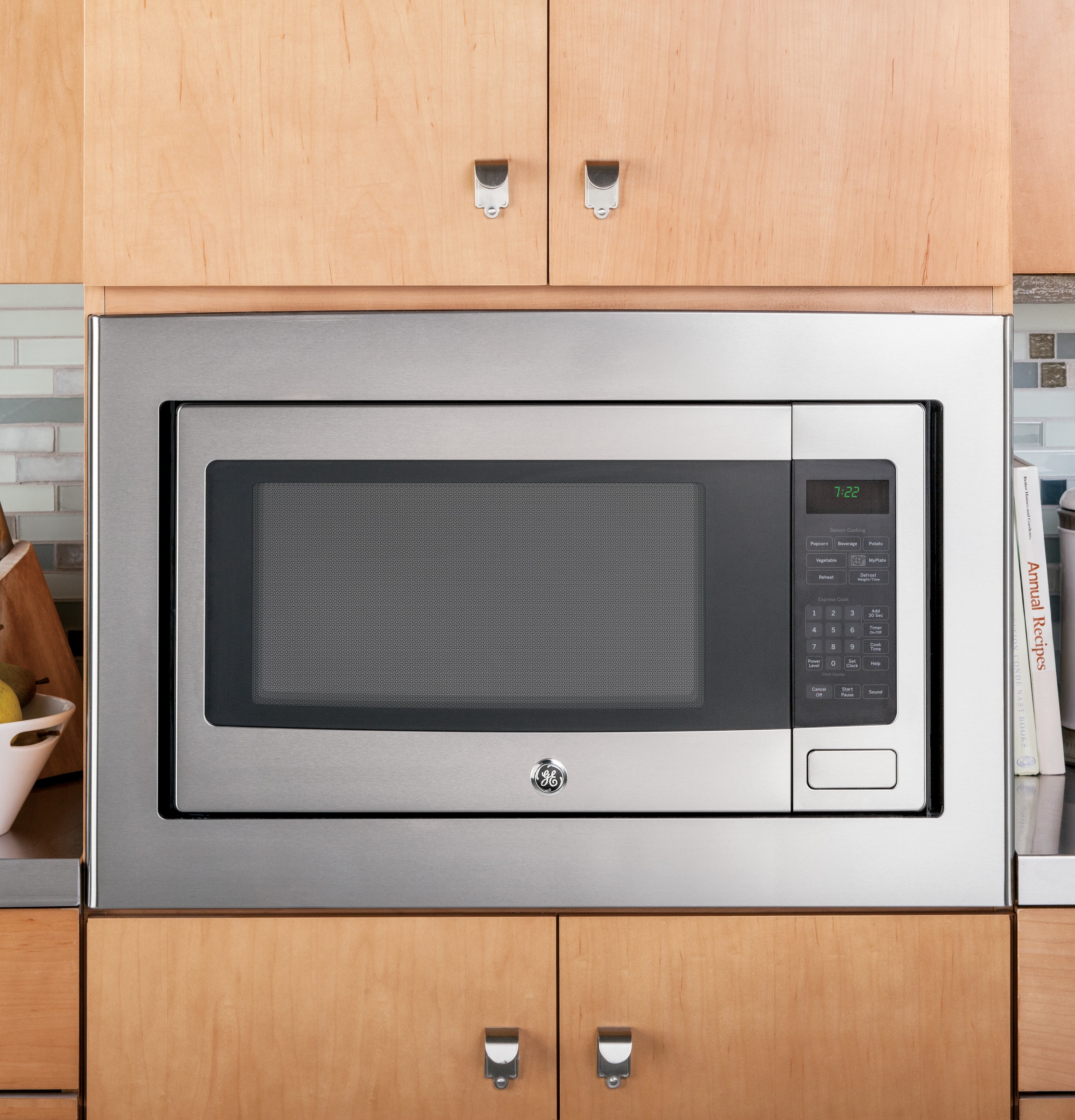 Series 2.2 Cu. Ft. Countertop Microwave Oven PEB7226SFSS