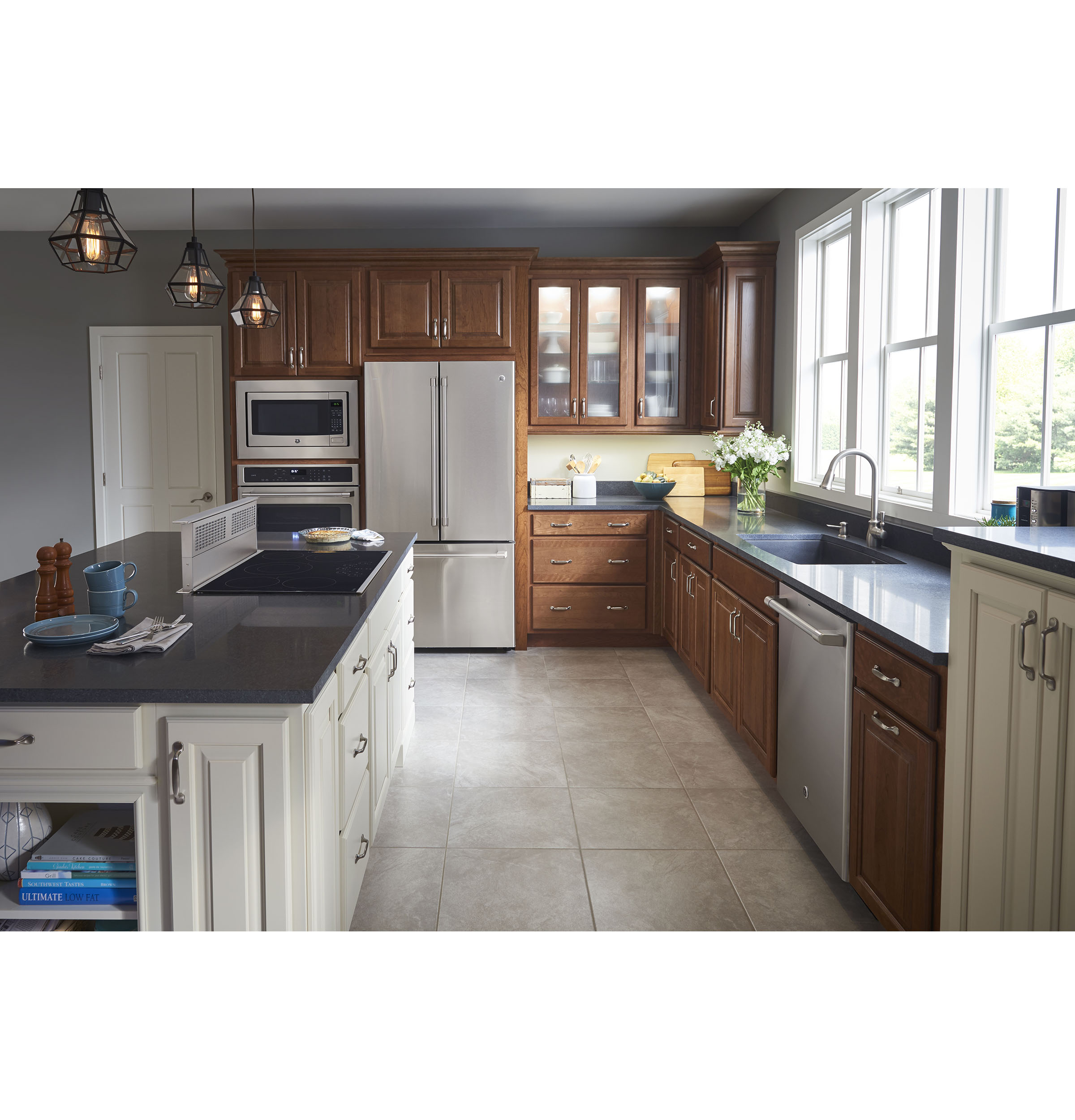 Series 2.2 Cu. Ft. Countertop Microwave Oven PEB7226SFSS