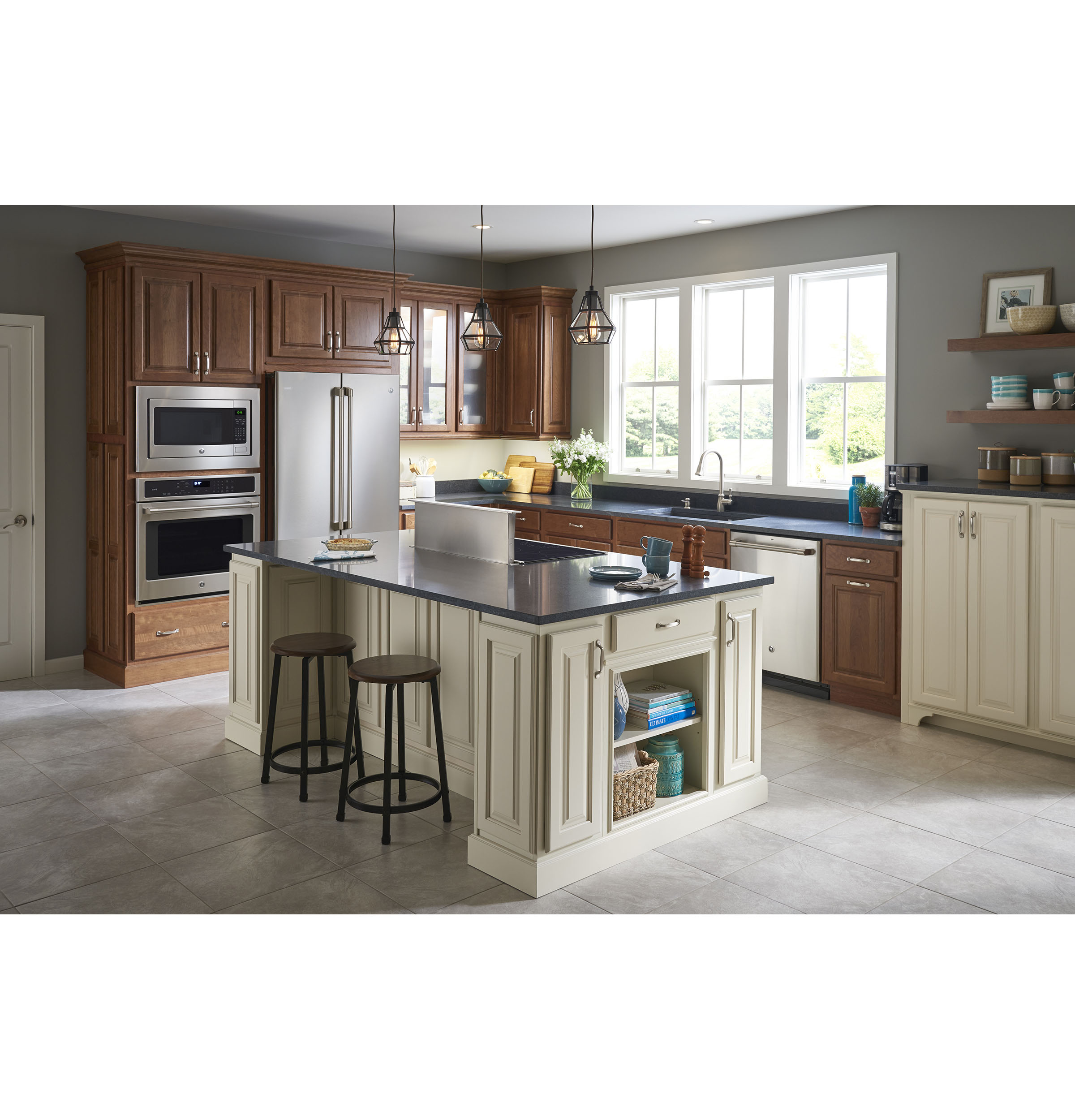 Series 2.2 Cu. Ft. Countertop Microwave Oven PEB7226SFSS