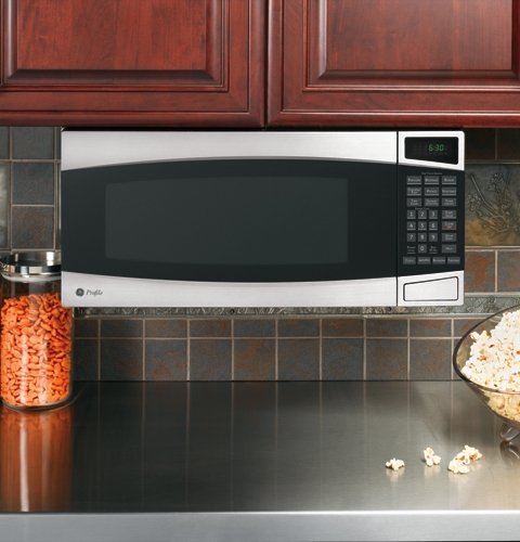 Spacemaker II 1.0 Cu. Ft. Microwave Oven PEM31SMSS