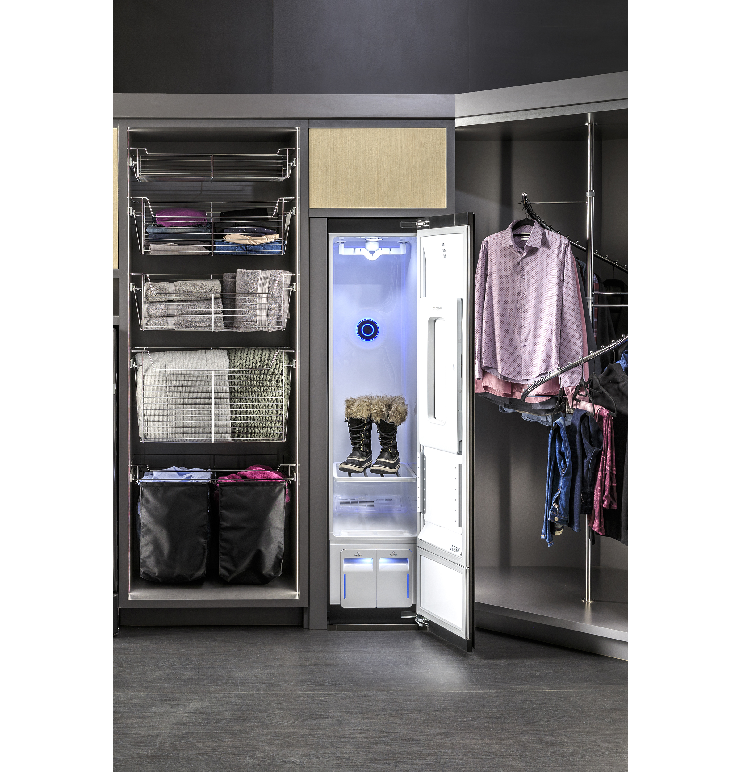 Steam Closet with Fabric Refresh PFH18HSPVMC