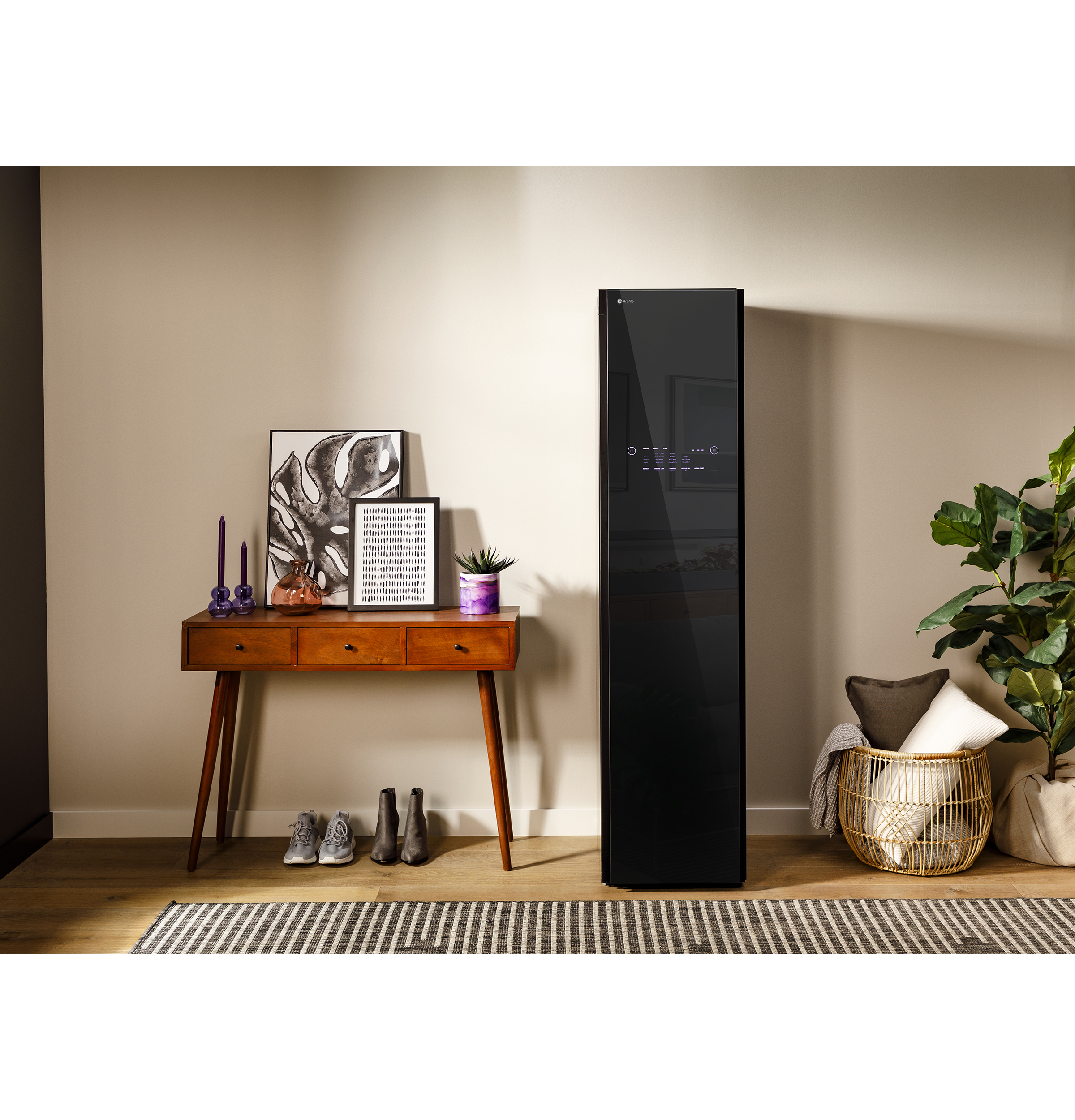 Steam Closet with Fabric Refresh PFH18HSPVMC