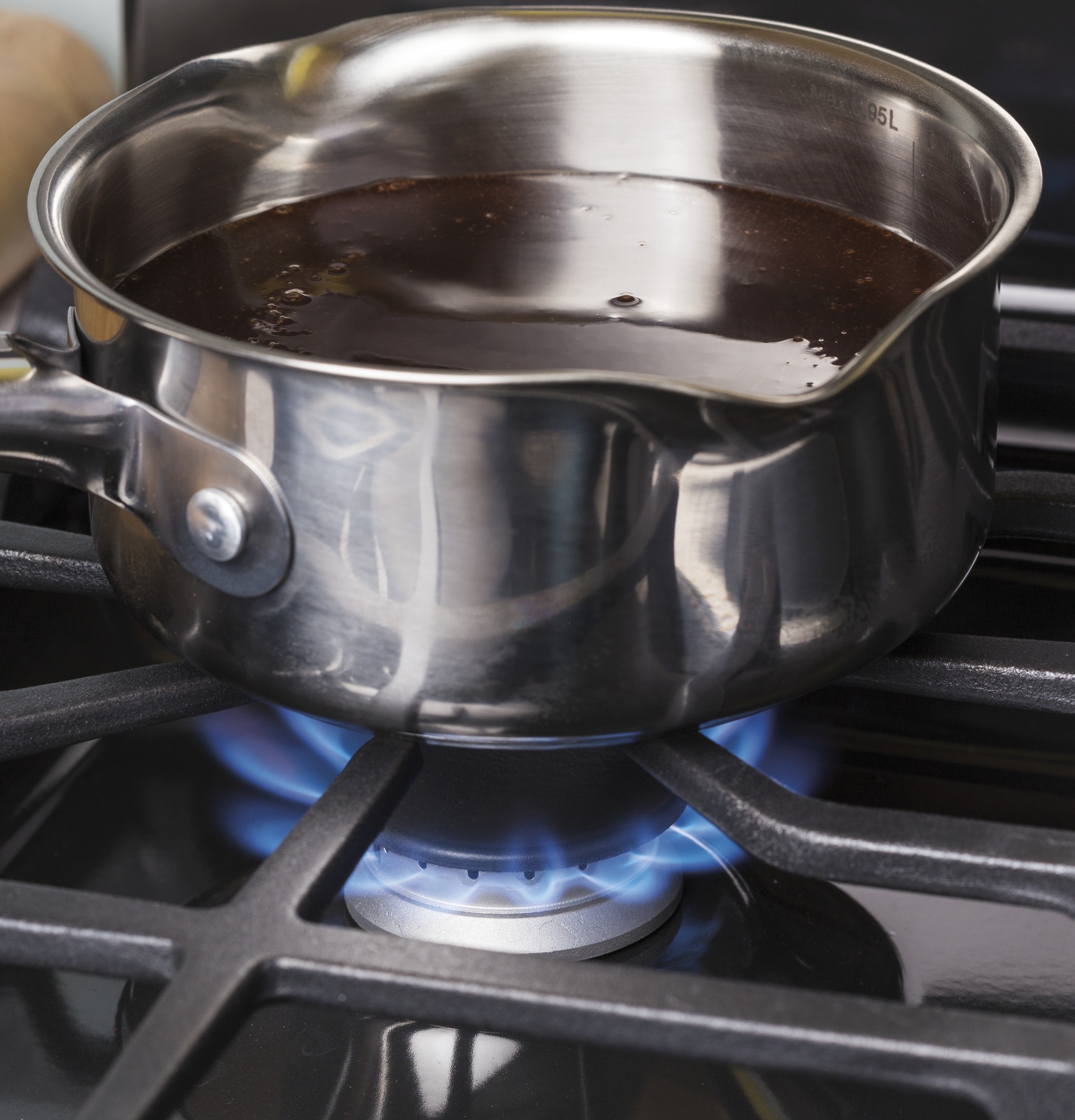 30" Free-Standing Gas Convection Range PGB911SEJSS