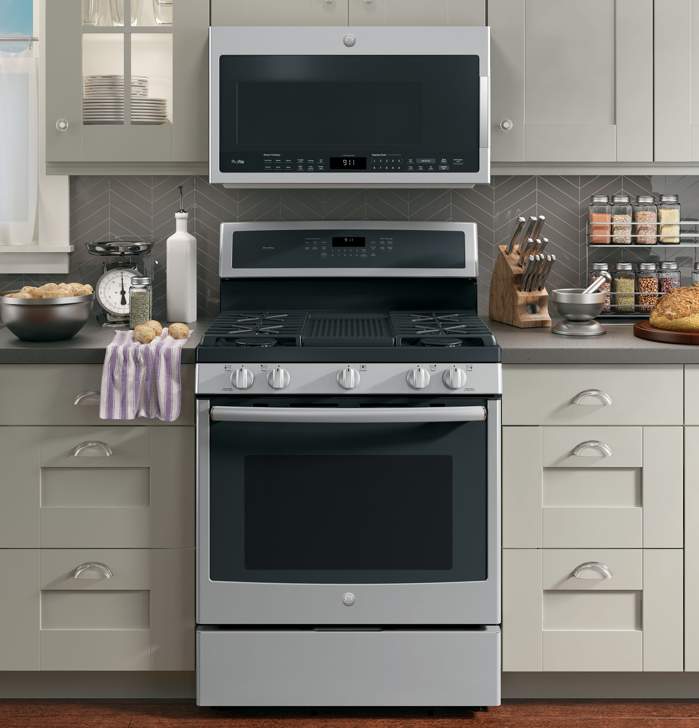 30" Free-Standing Gas Convection Range PGB911SEJSS