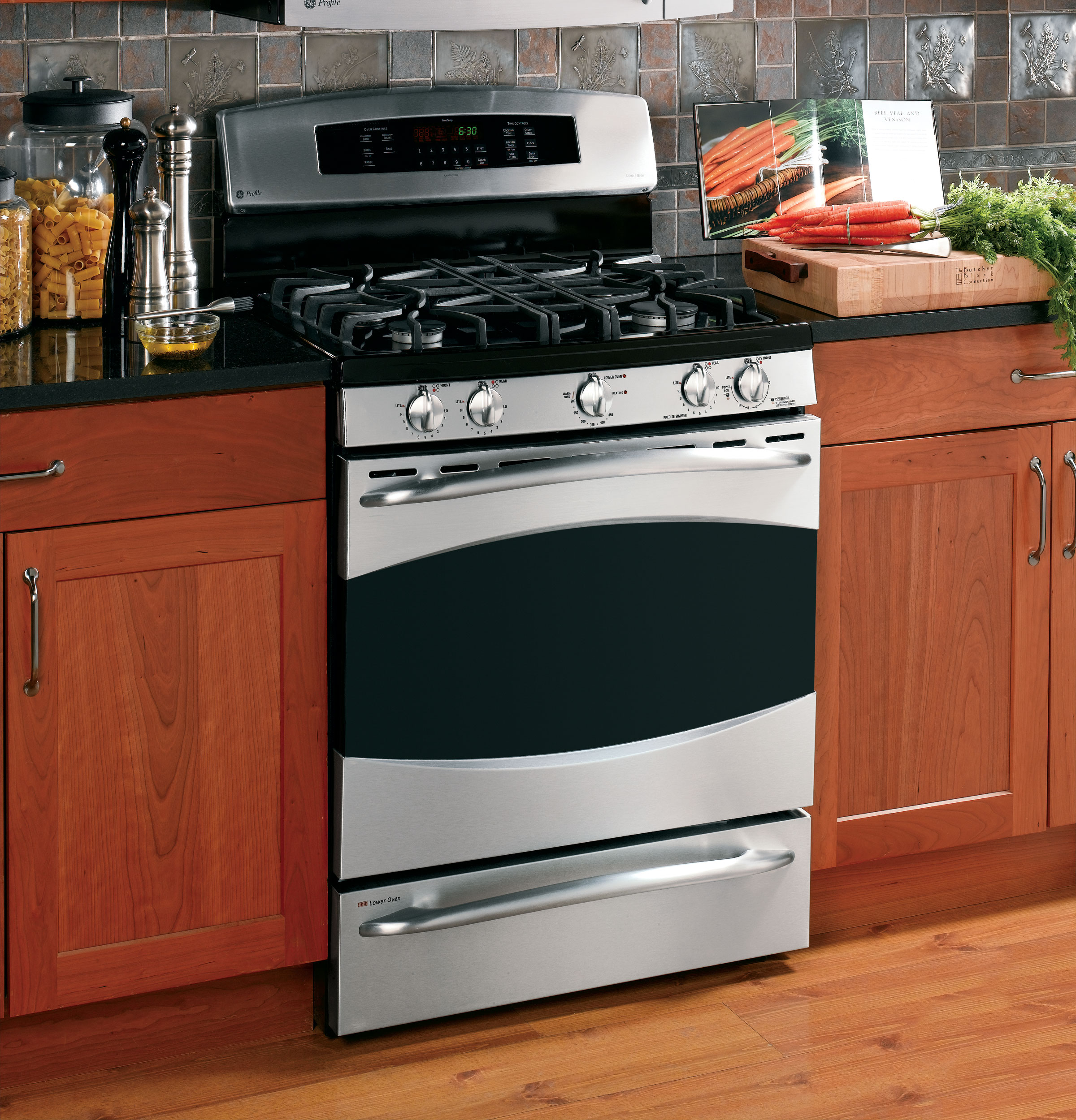 30" Free-Standing Range with Baking Drawer PGB928SEMSS