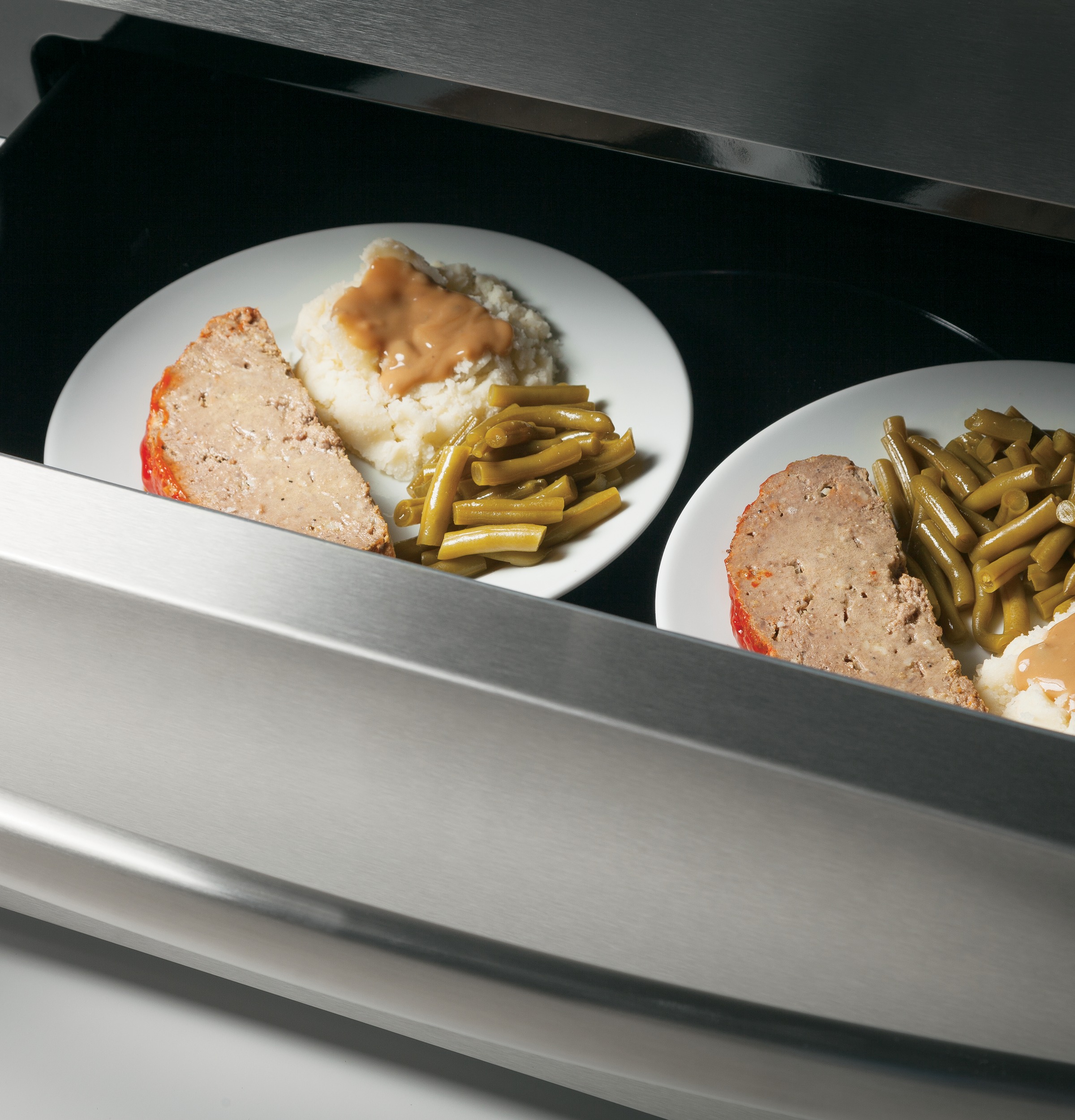 Series 30" Free-Standing Gas Convection Range with Warming Drawer PGB940ZEJSS