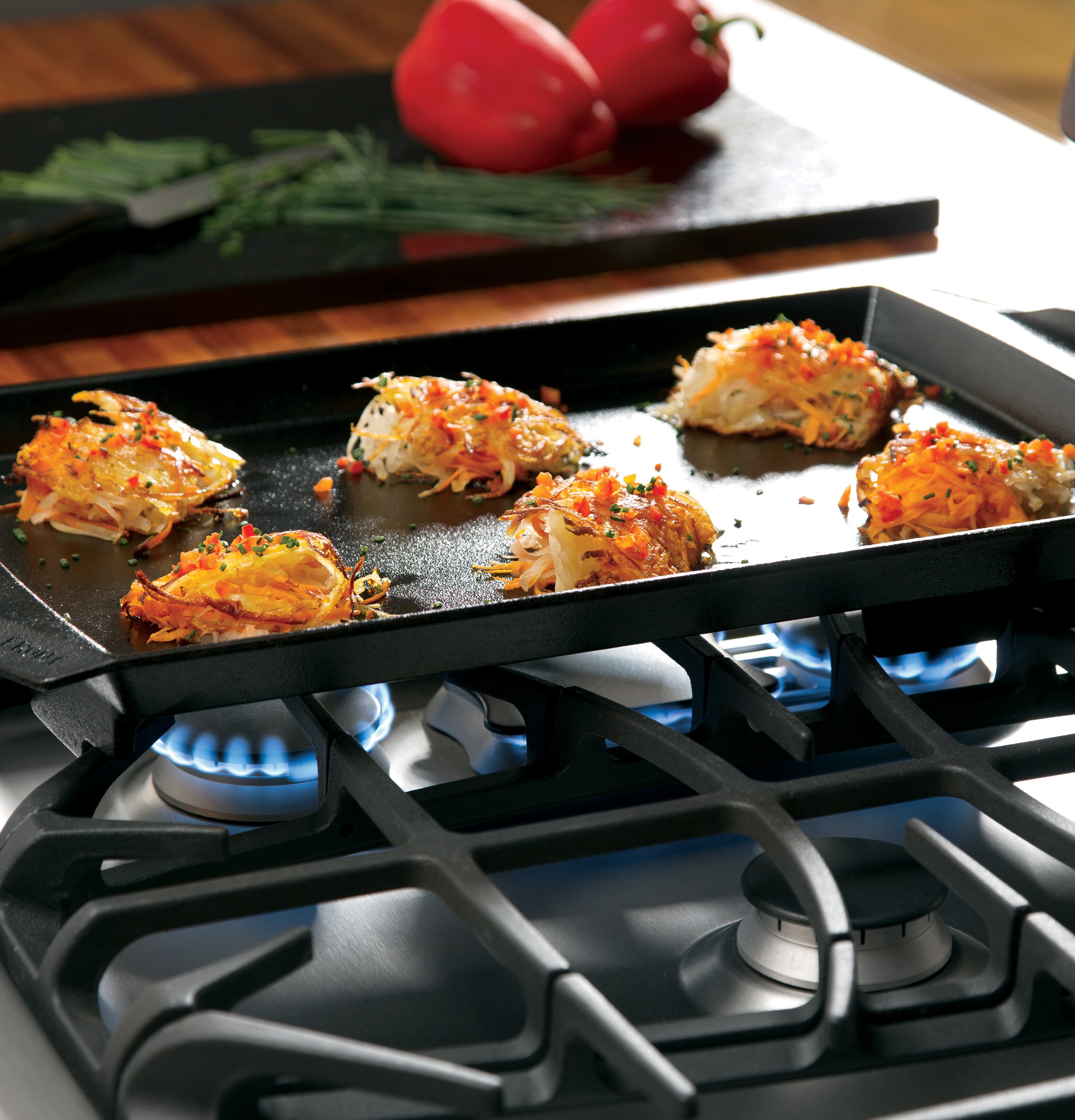 Series 30" Free-Standing Self Clean Gas Range with Warming Drawer PGB945SEFSS