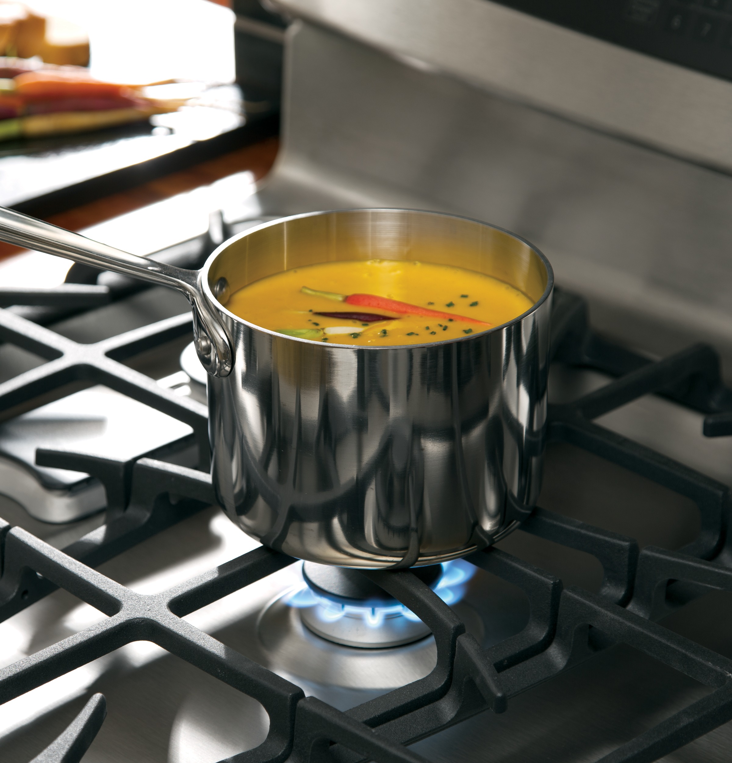 Series 30" Free-Standing Self Clean Gas Range with Warming Drawer PGB945SEFSS