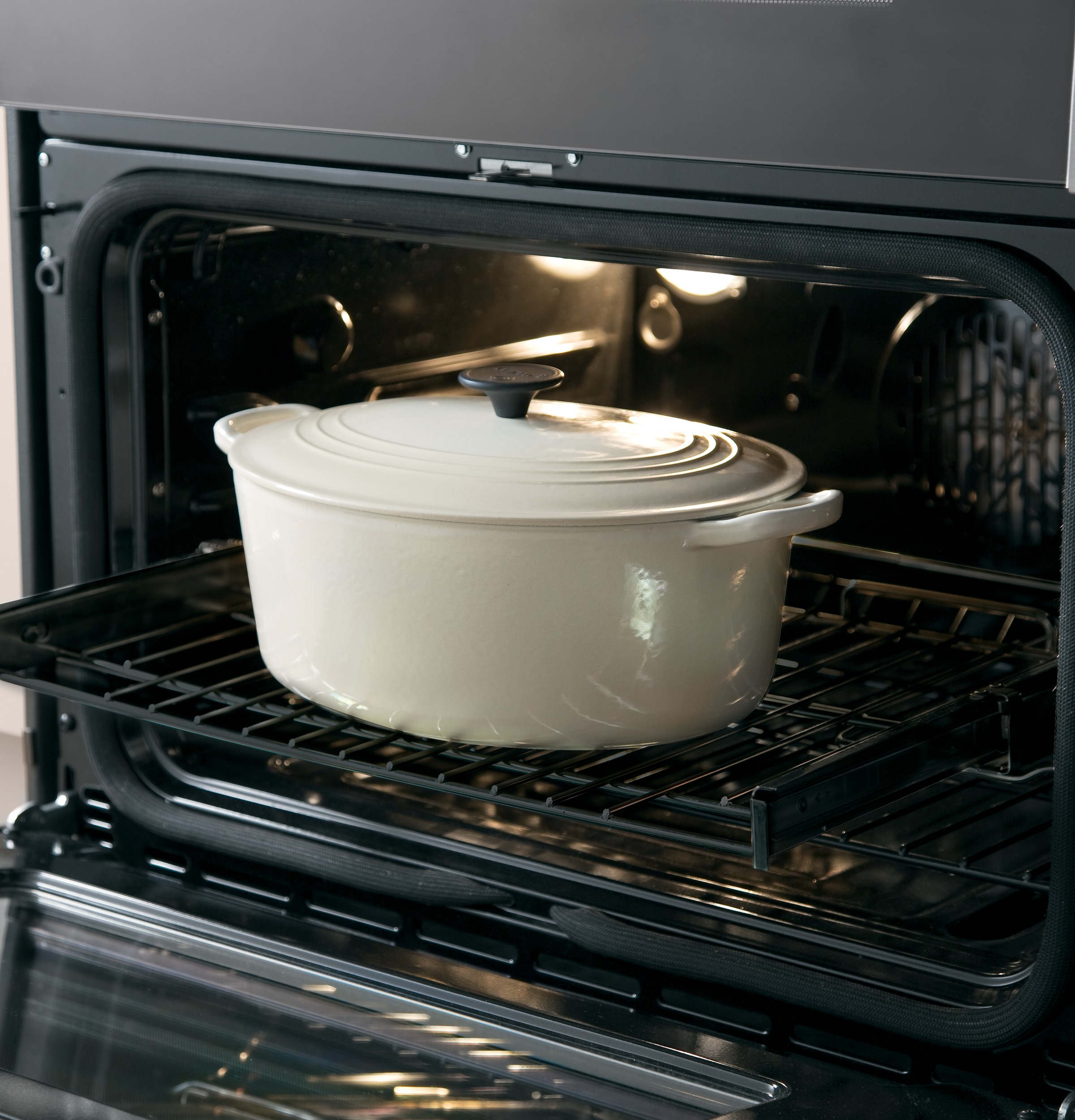 Series 30" Free-Standing Gas Double Oven with Convection Range PGB950SEFSS