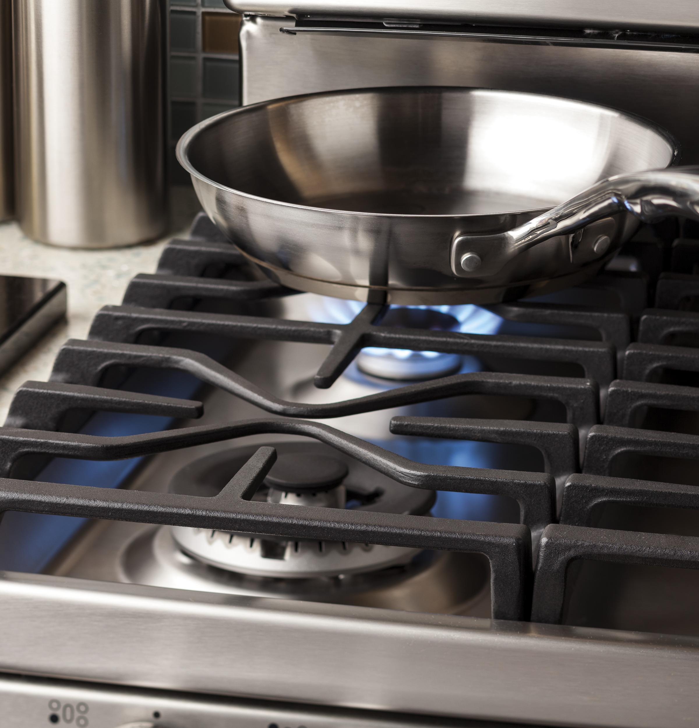 Series 30" Free-Standing Gas Double Oven Convection Range PGB980ZEJSS