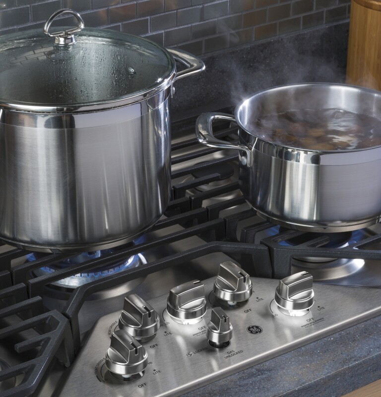 30" Built-In Tri-Ring Gas Cooktop with 5 Burners and Included Extra-Large Integrated Griddle PGP9030SLSS