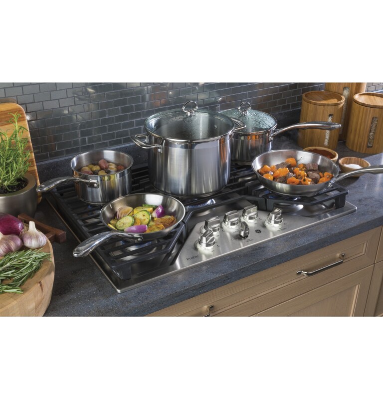 30" Built-In Tri-Ring Gas Cooktop with 5 Burners and Included Extra-Large Integrated Griddle PGP9030SLSS