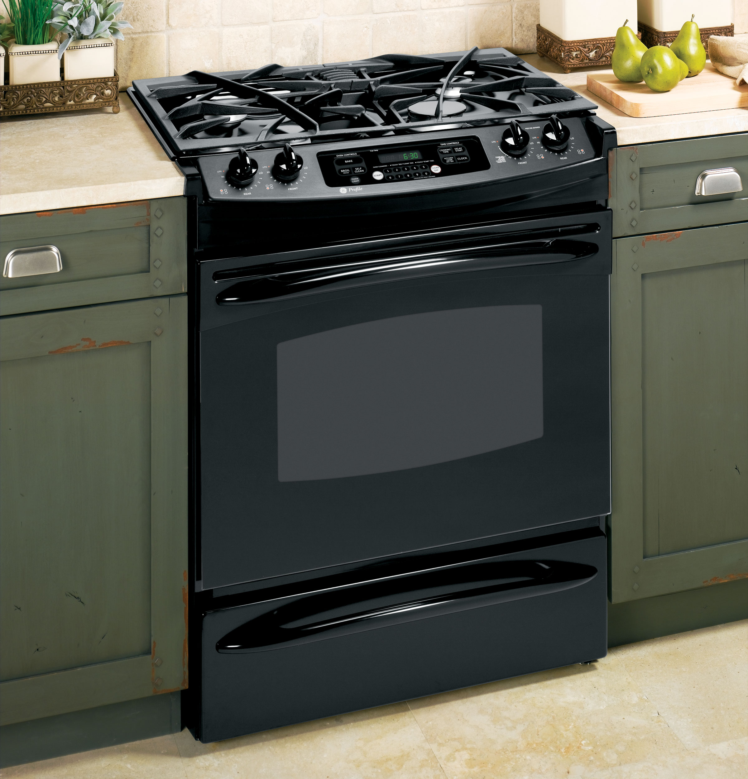 30" Slide-In Gas Range PGS908BEMBB