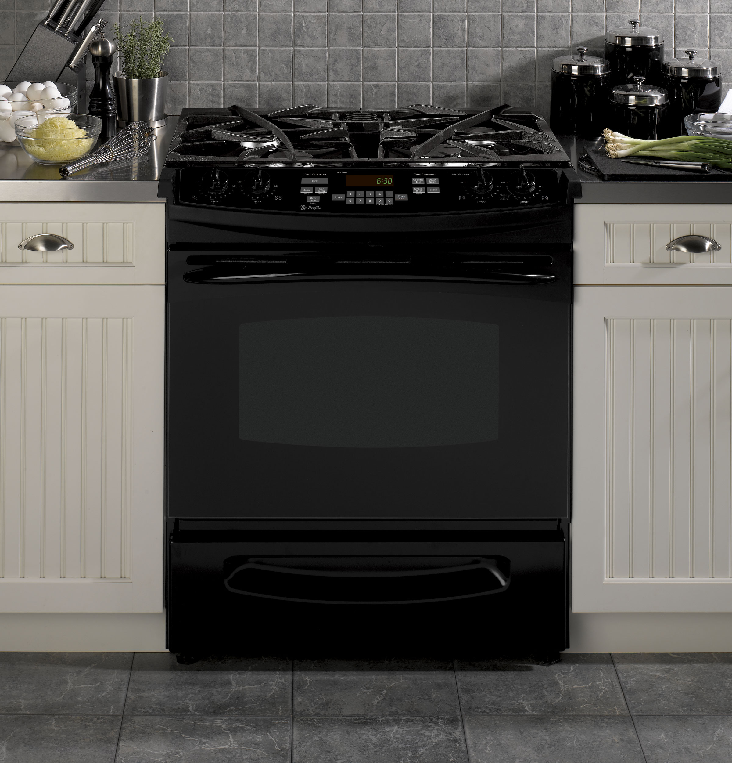 30" Slide-In Gas Range PGS908DEPBB