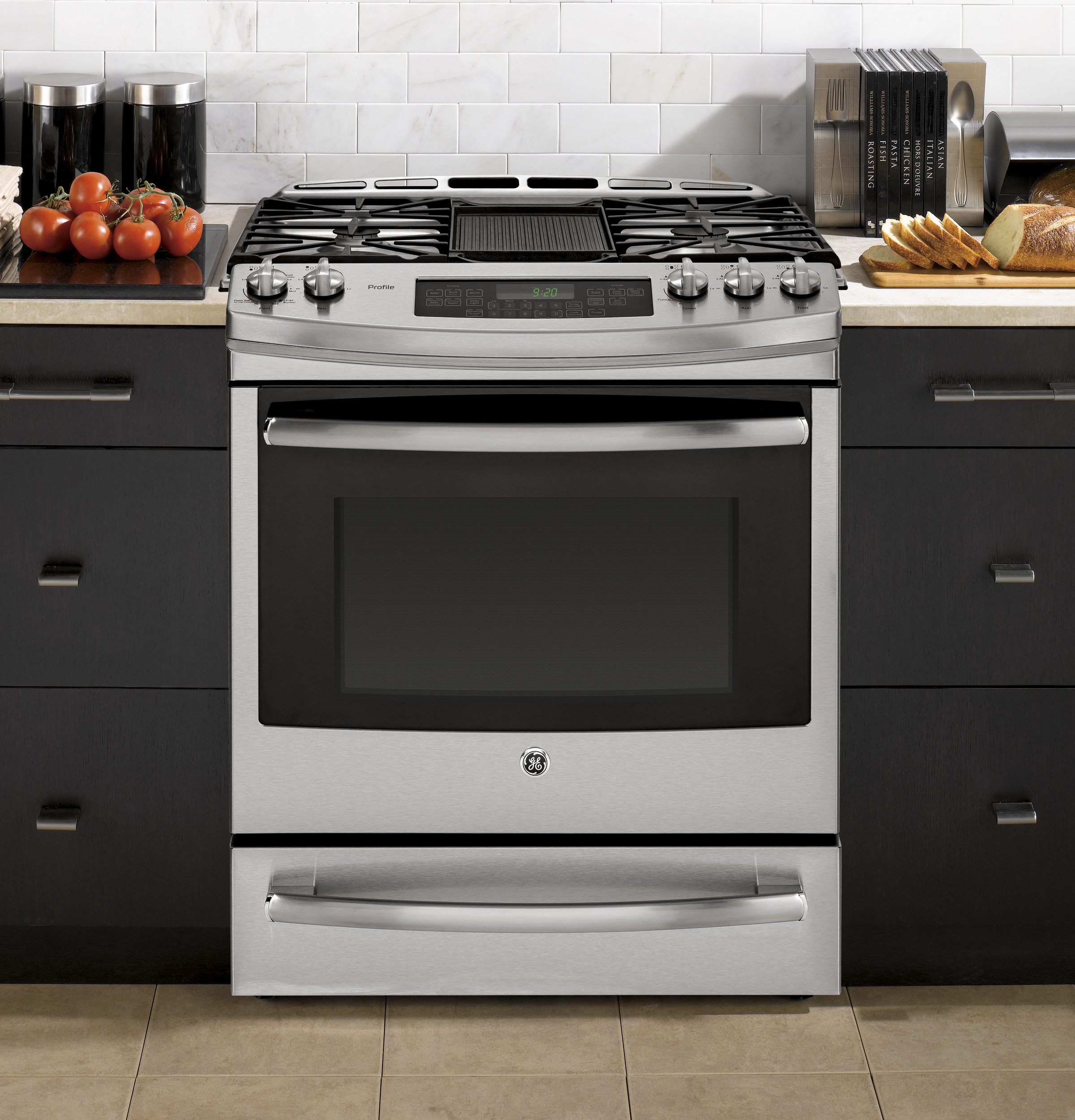 Series 30" Slide-In Front Control Gas Range with Warming Drawer PGS920SEFSS