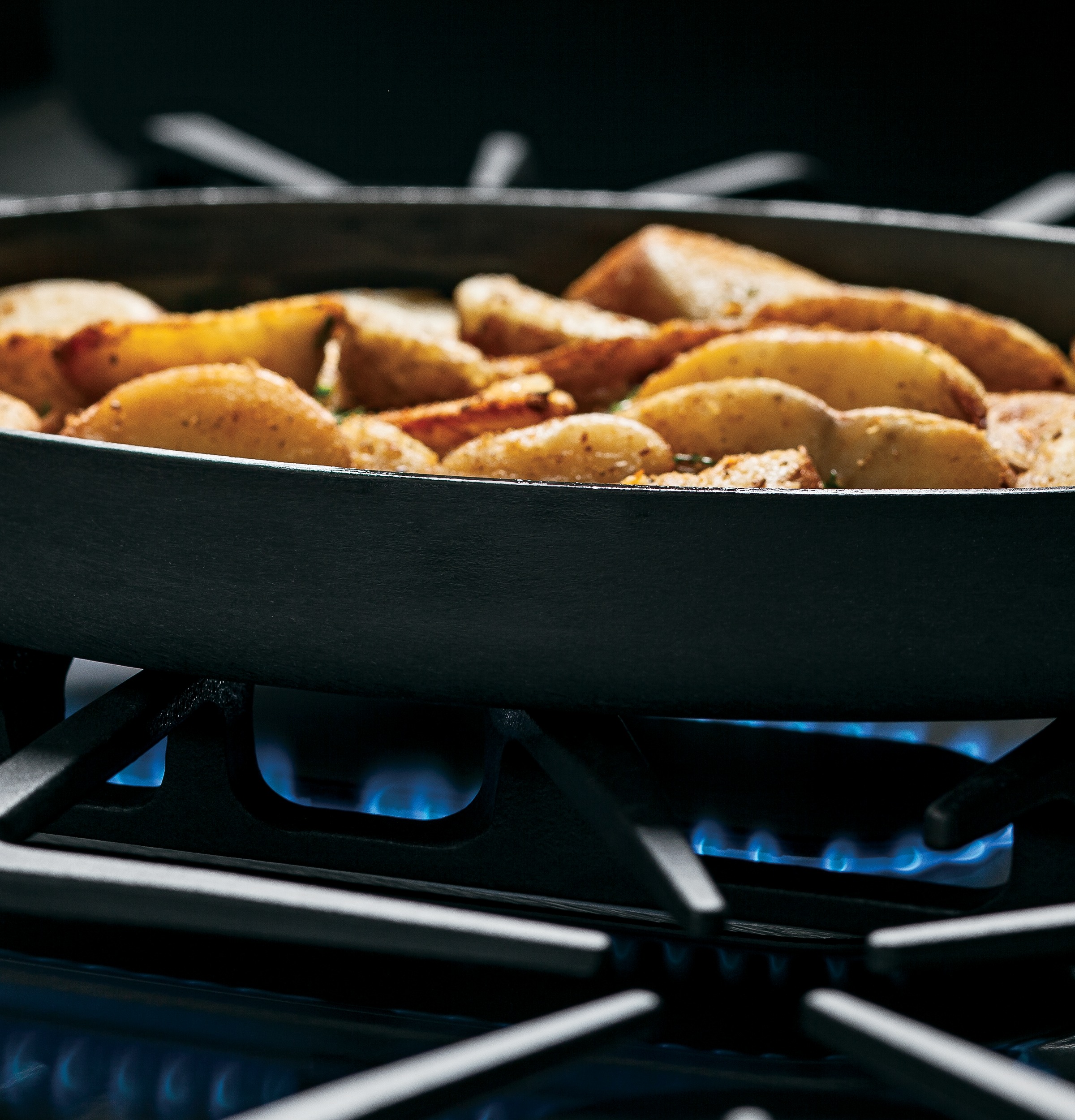 Series 30" Slide-In Front Control Gas Range with Warming Drawer PGS920SEFSS