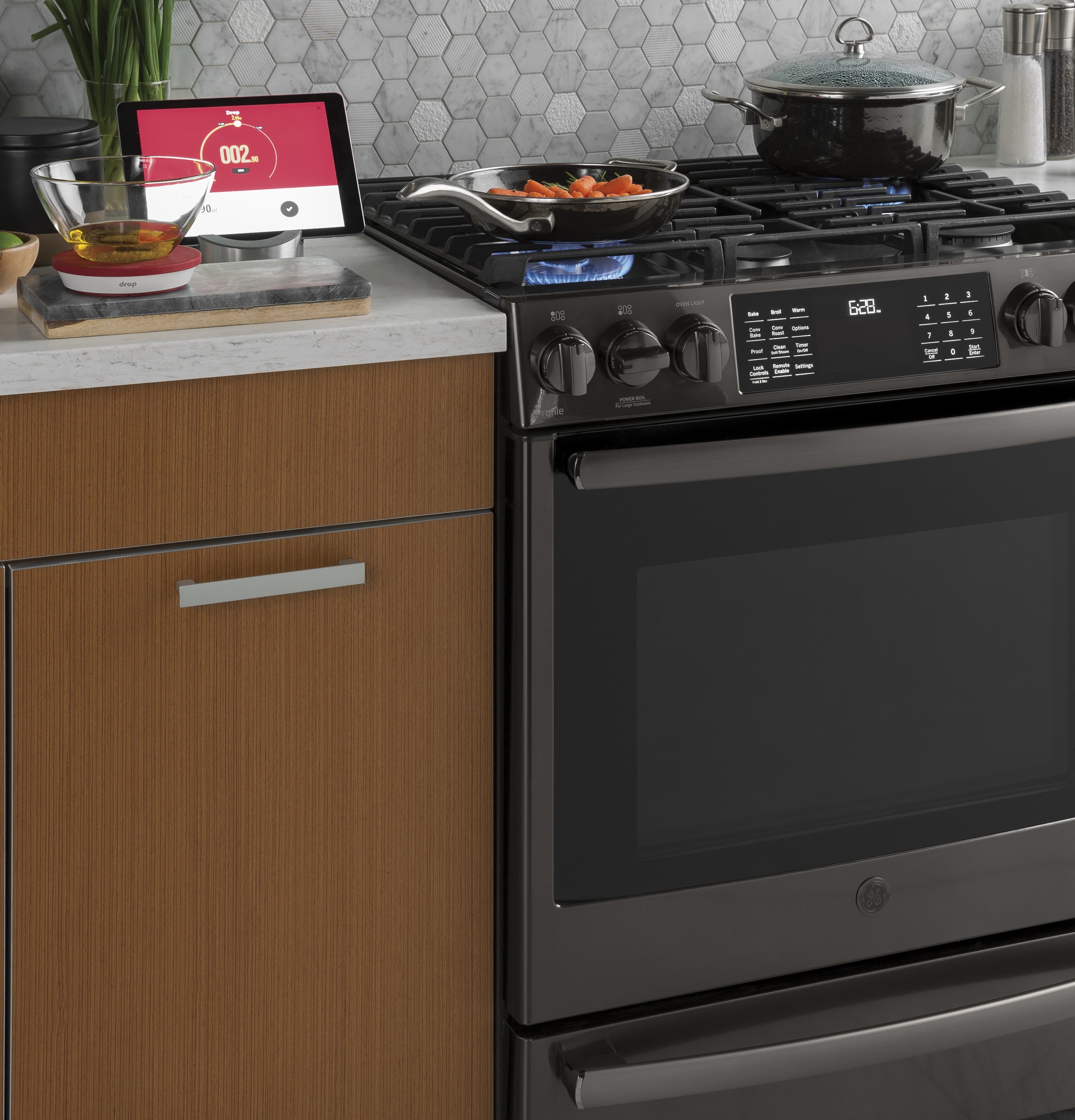 30" Smart Slide-In Front-Control Gas Range PGS930BELTS