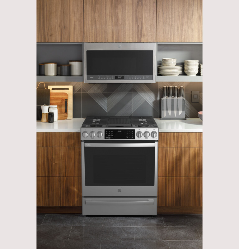 30" Smart Slide-In Front-Control Gas Fingerprint Resistant Range with No Preheat Air Fry PGS930YPFS