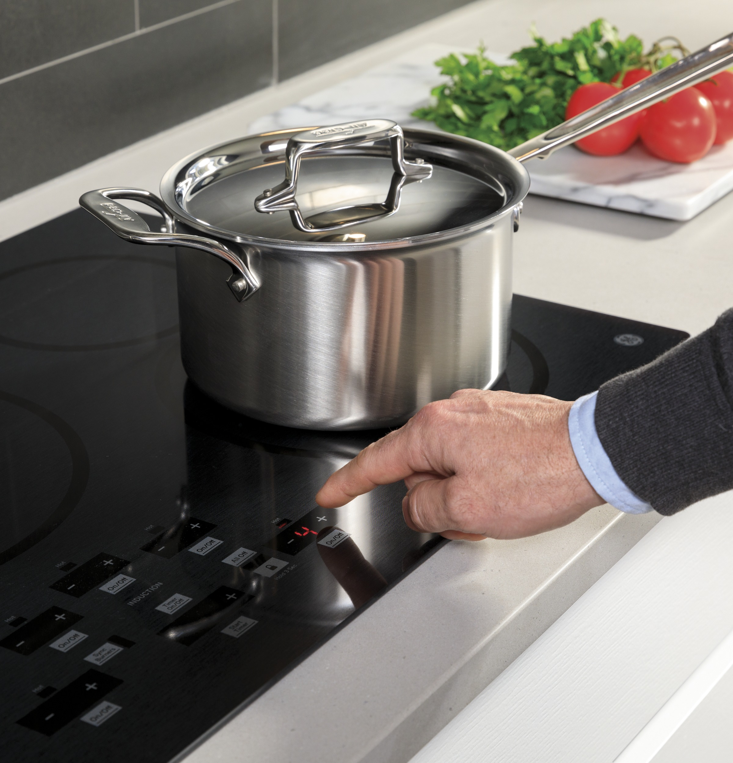36" Built-In Touch Control Induction Cooktop PHP9036BMTS