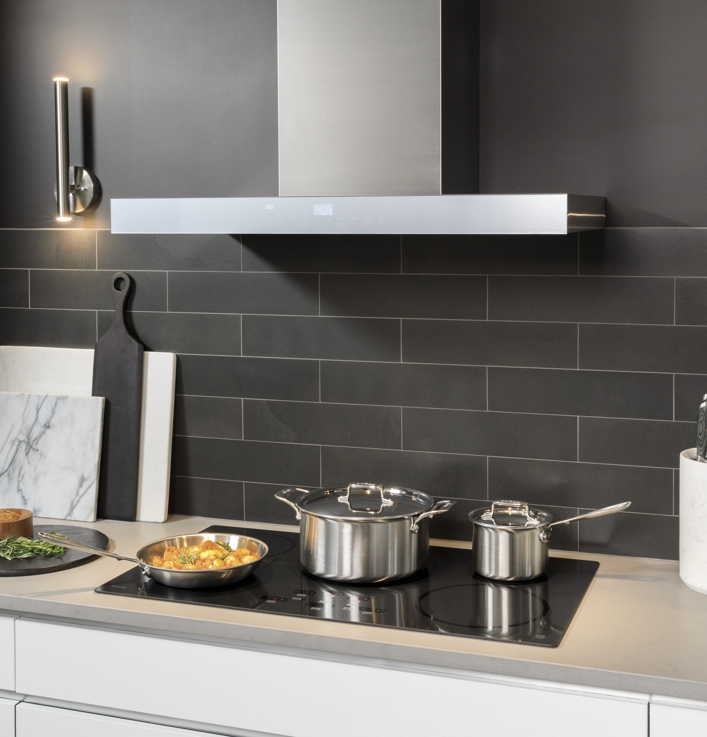 36" Built-In Touch Control Induction Cooktop PHP9036BMTS