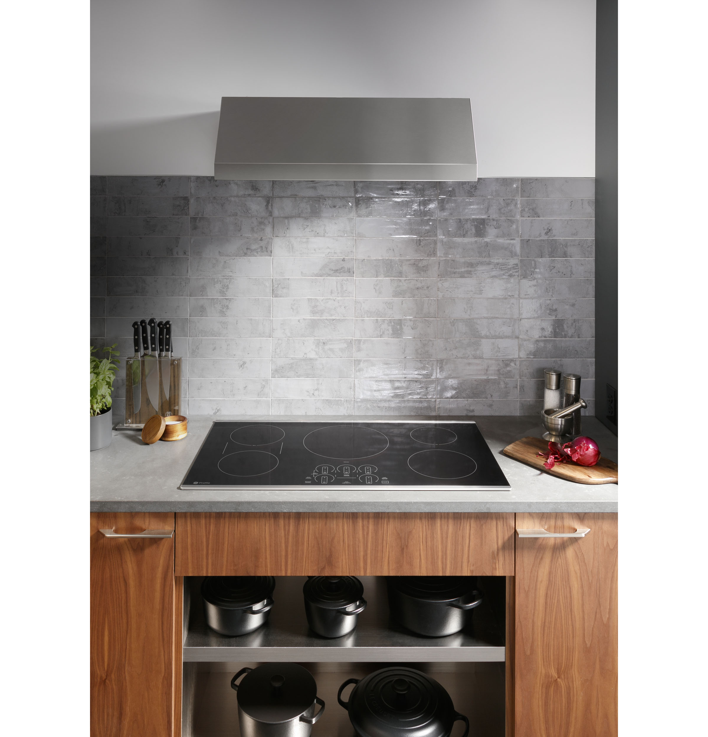 GE Profile™ ENERGY STAR® 36" Built-In Touch Control Induction Cooktop PHP9036DTBB