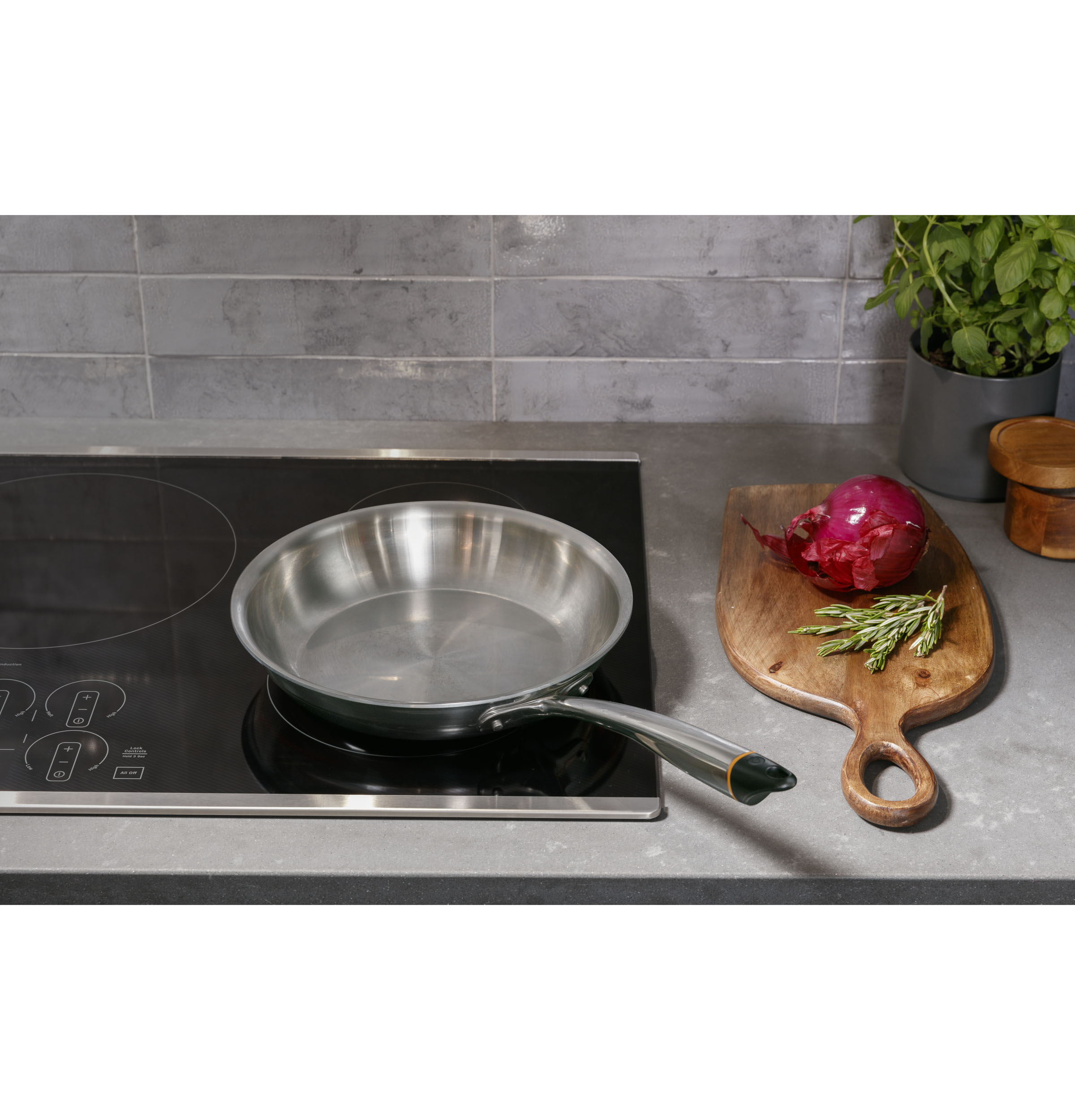 GE Profile™ ENERGY STAR® 36" Built-In Touch Control Induction Cooktop PHP9036STSS