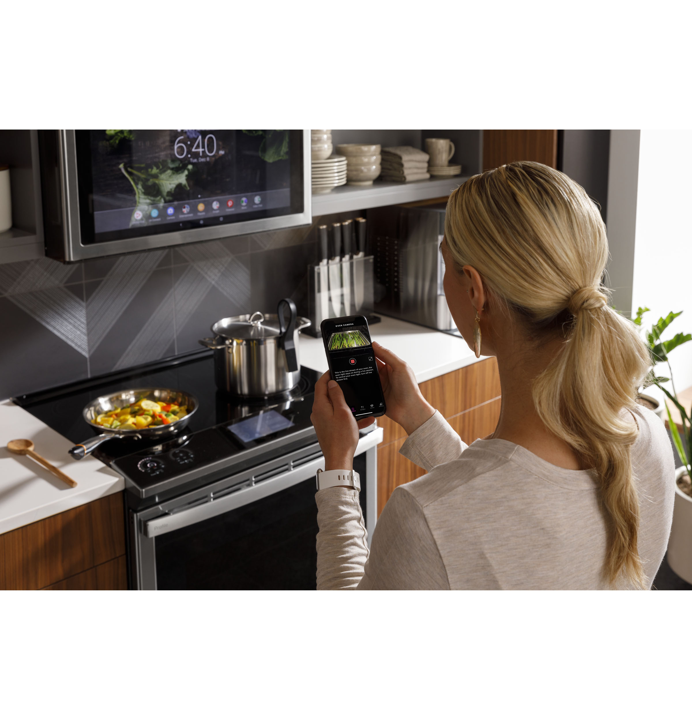 30" Smart Slide-In Front-Control Induction Fingerprint Resistant Range with In Oven Camera PHS93XYPFS