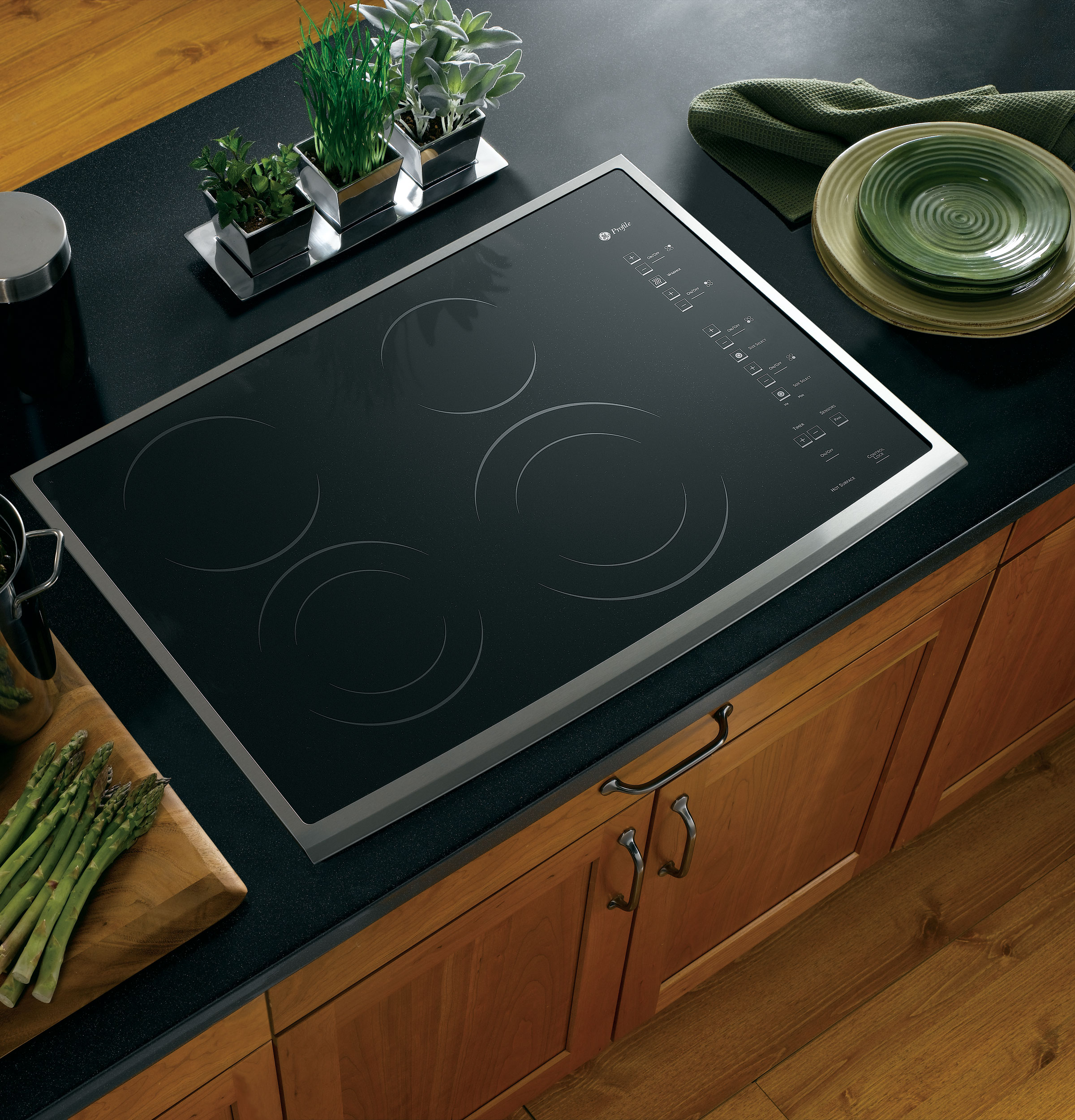 30" Built-In CleanDesign Electric Cooktop PP950SMSS