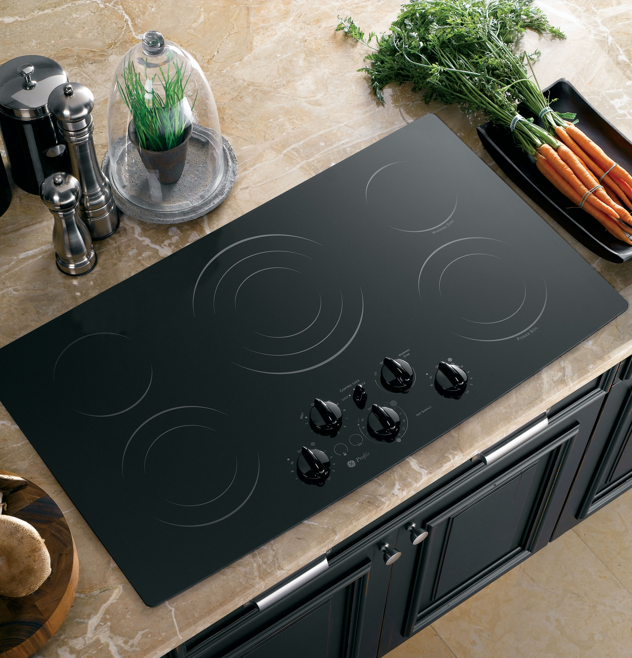 36" Built-In CleanDesign Cooktop PP972BMBB